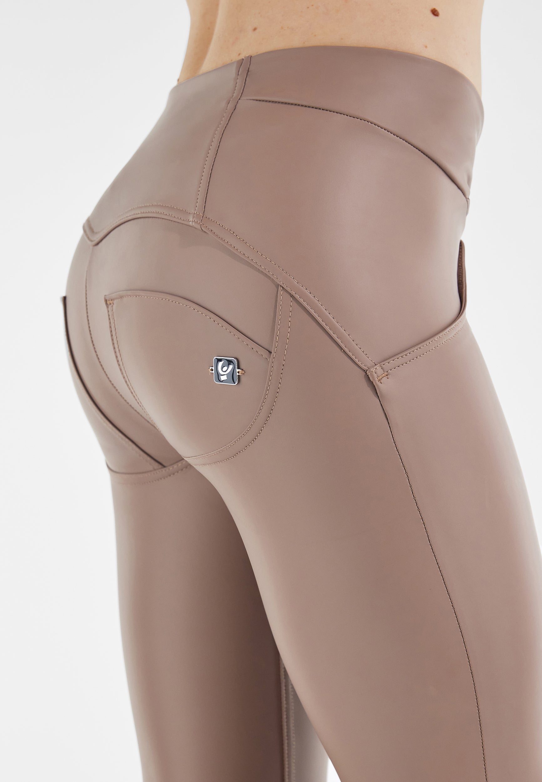 freddy-pantaloni-push-up-wr-up-similpelle-vita-alta-con-incrocio image 8