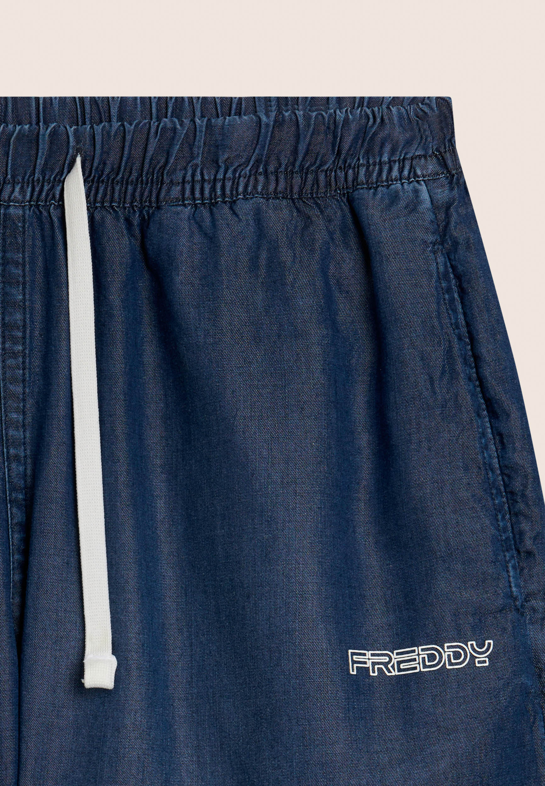 freddy-pantaloni-corti-in-chambray-con-coulisse-a-contrasto image 7