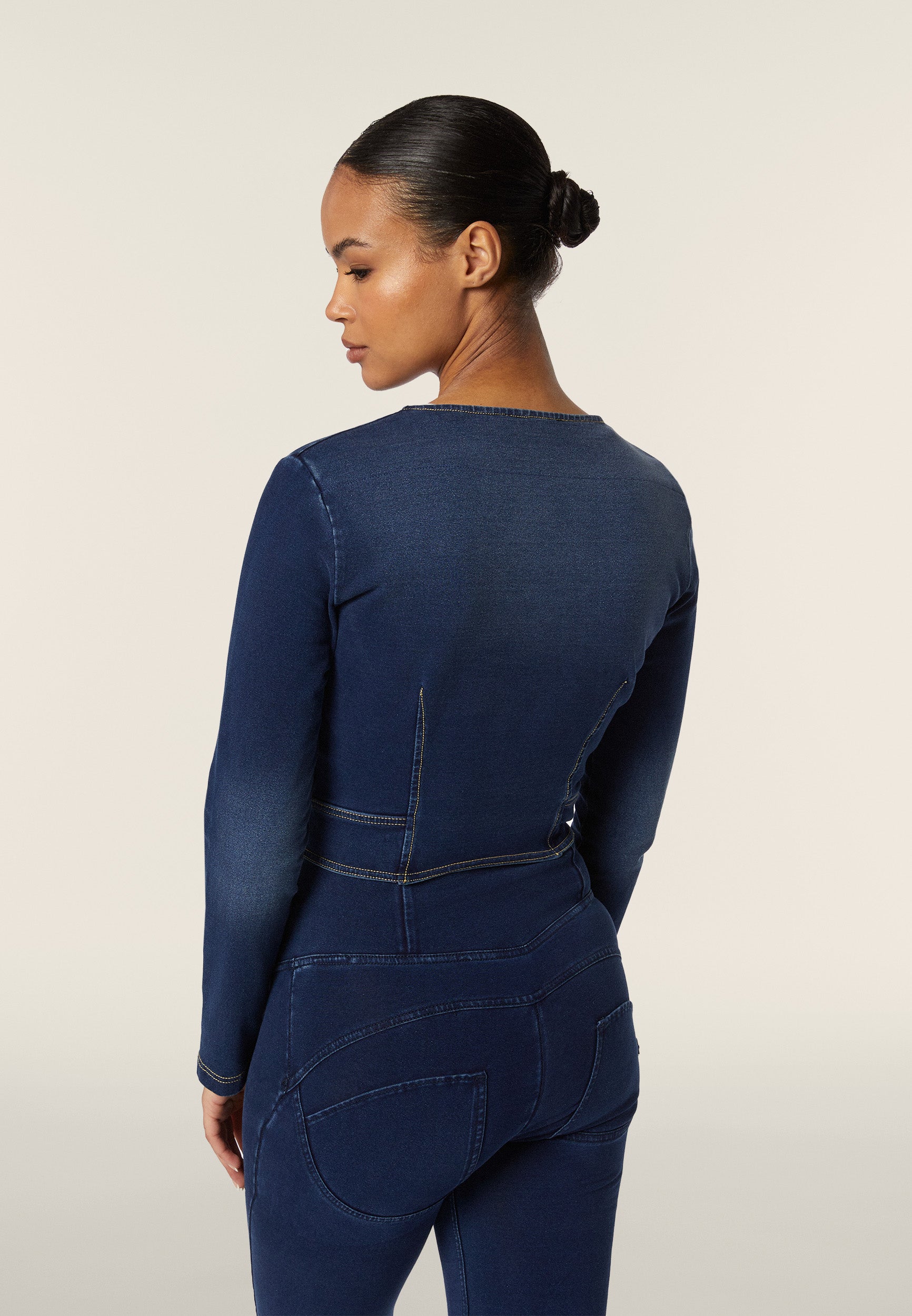 freddy-giacca-corta-donna-con-zip-in-jersey-effetto-denim-slim-fit image 3