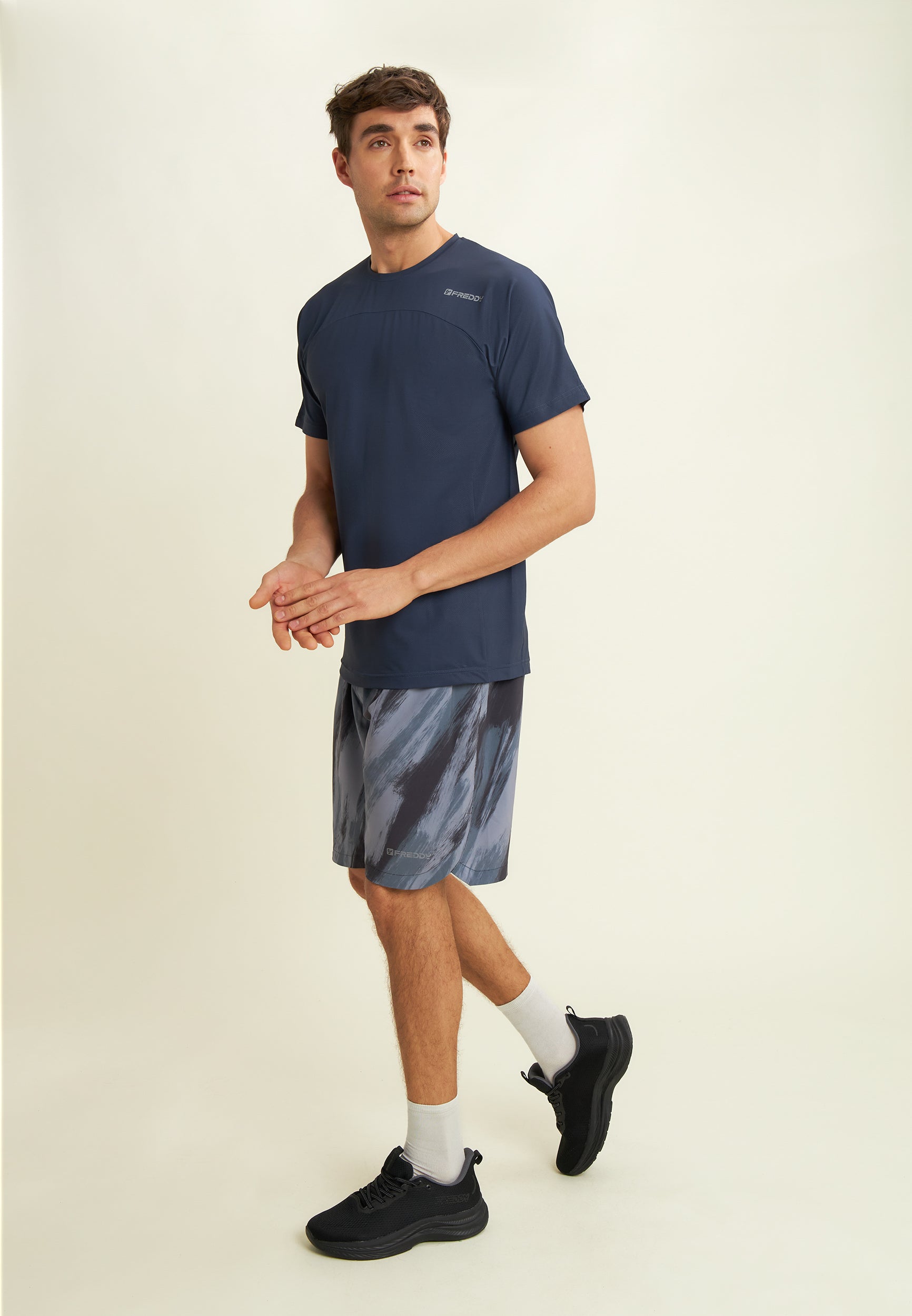 freddy-t-shirt-uomo-slim-logo-al-cuore-fit-ergonomico image 2