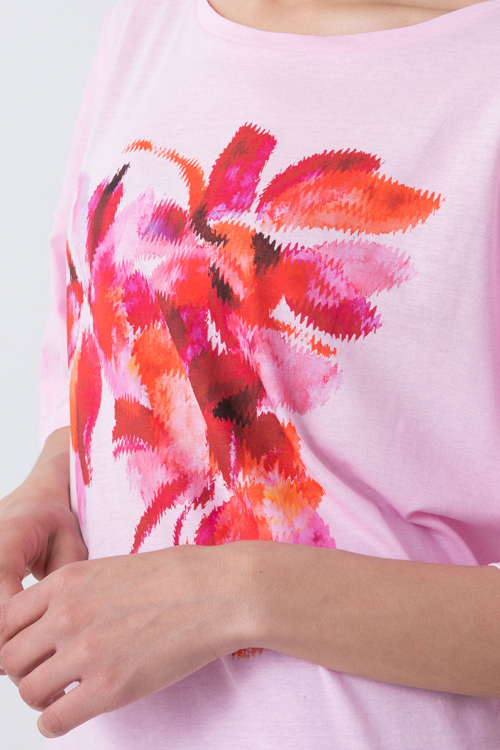 dimensione-danza-summer-t-shirt-donna-in-jersey-leggero-con-grafica-floreale image 4