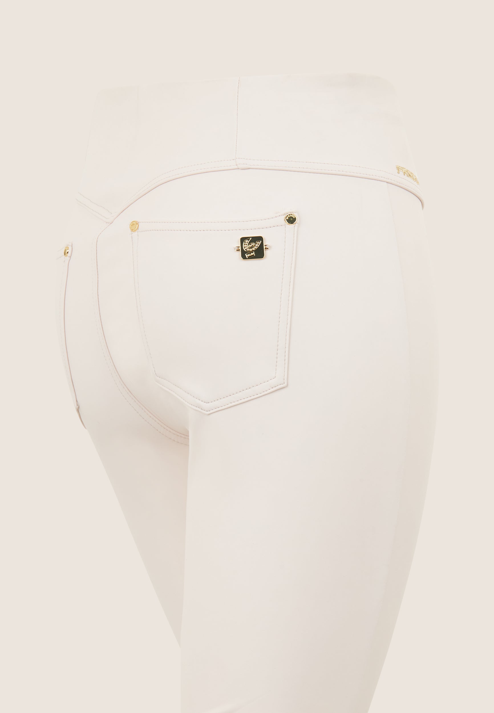 freddy-pantaloni-n-o-w-vita-alta-superskinny-in-similpelle-laminata image 8
