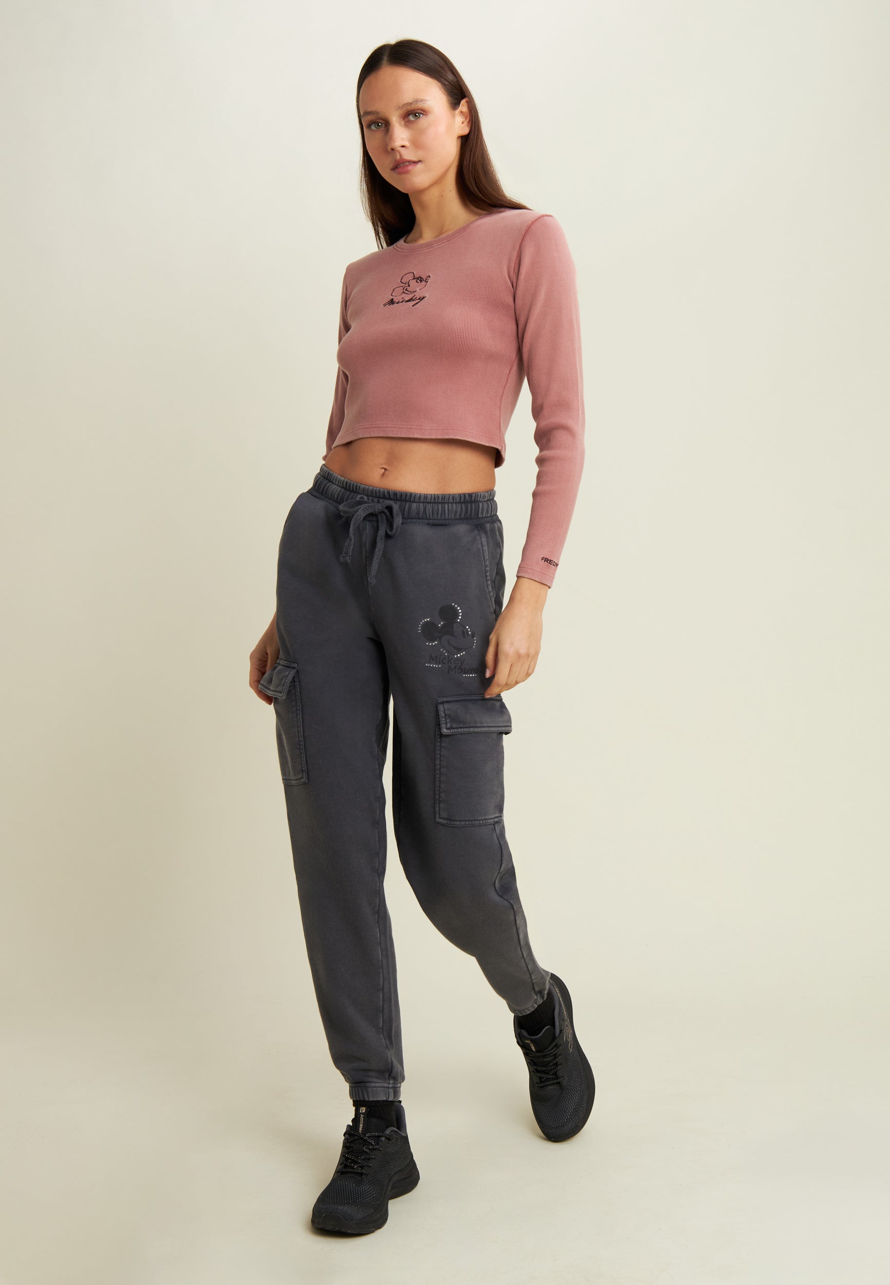 freddy-t-shirt-cropped-donna-manica-lunga-con-ricami-disney image 2