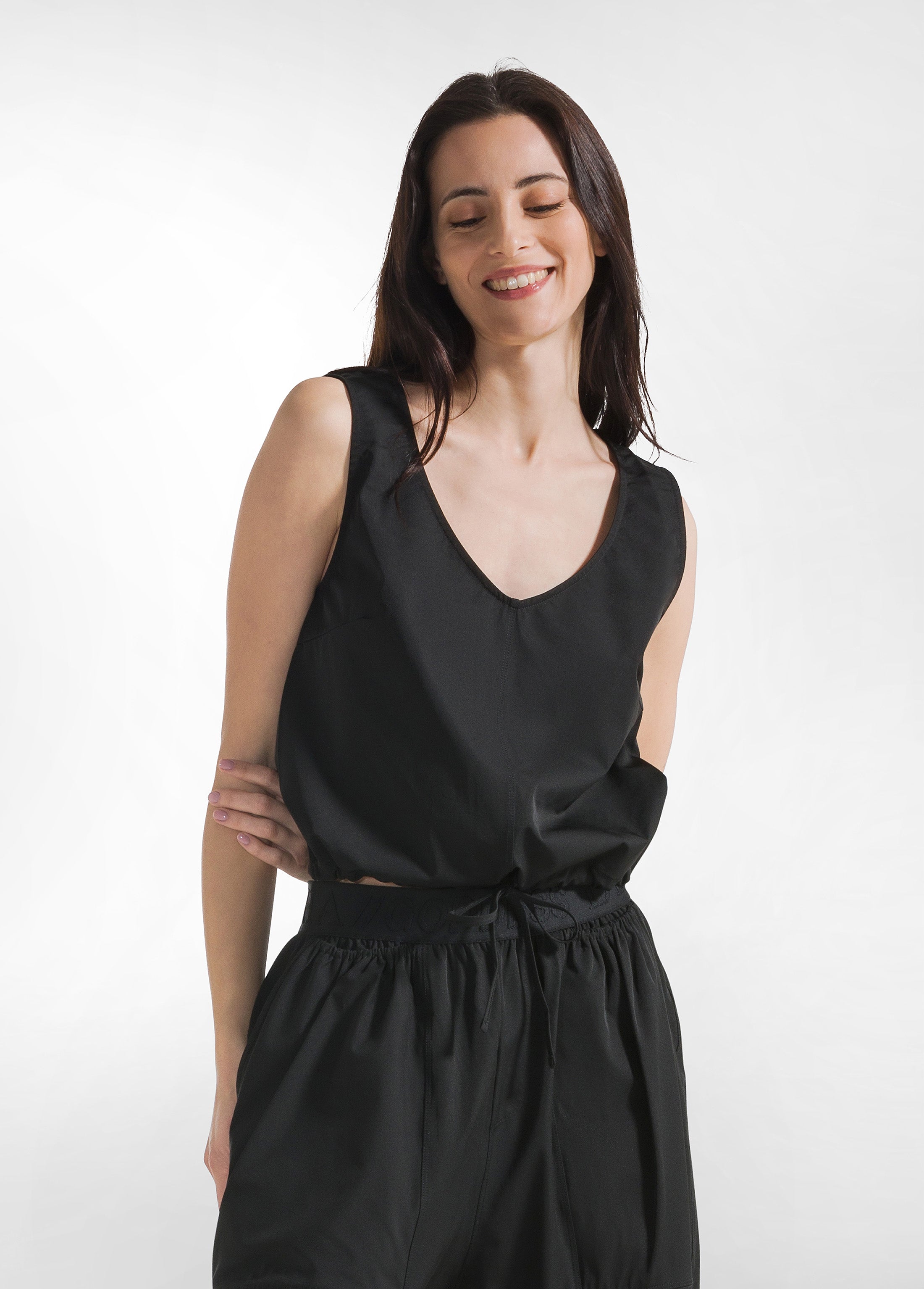 deha-top-in-nylon-con-logo-nero image 1