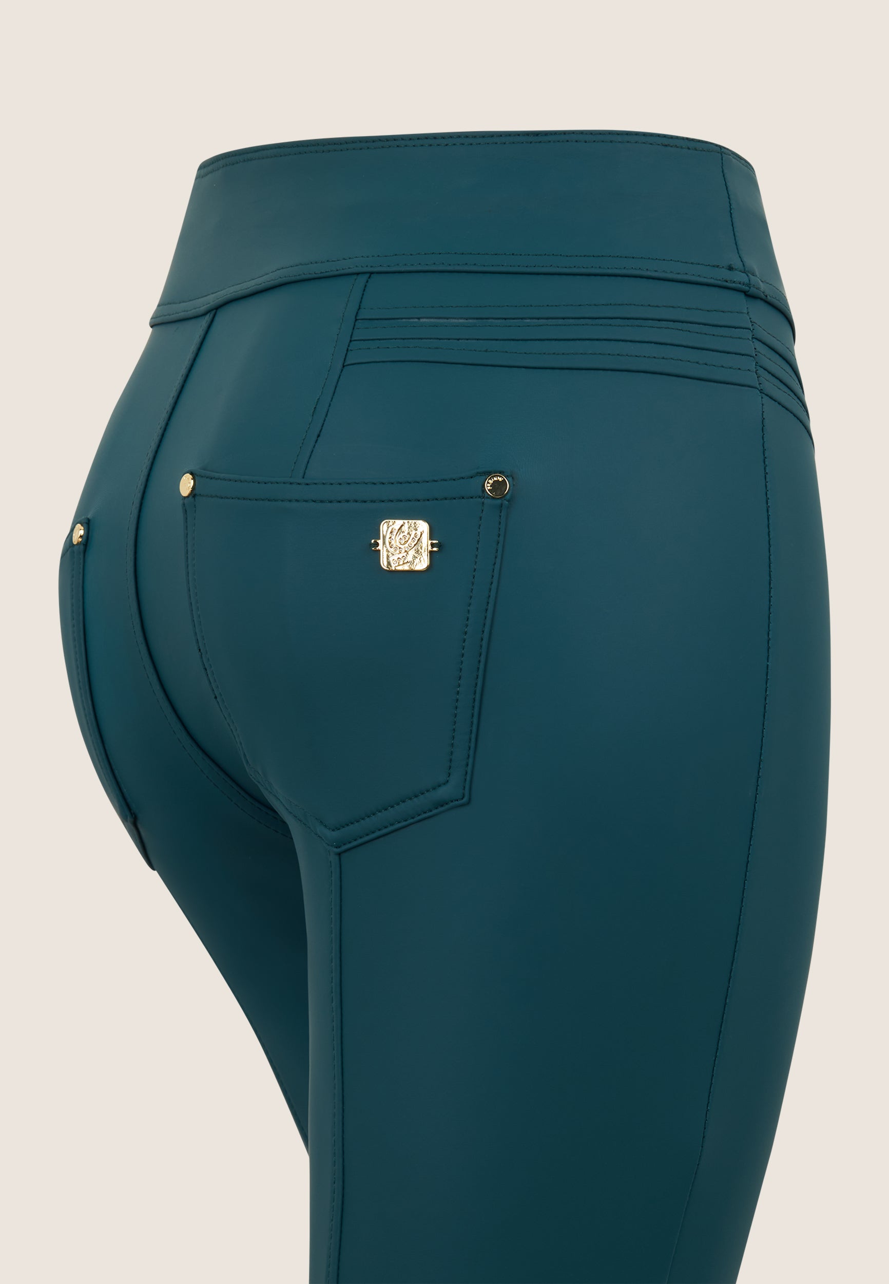 freddy-n-o-w-pantaloni-superskinny-vita-alta-in-similpelle-laminata image 8