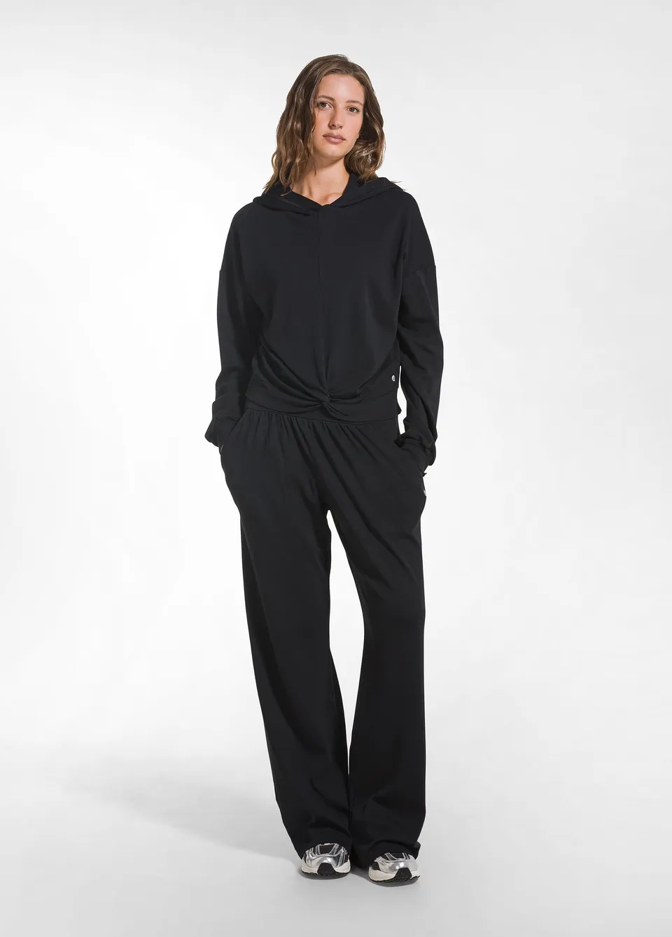 deha-d52055-pantalone-in-morbido-cotone-nero-gamba-dritta image 1