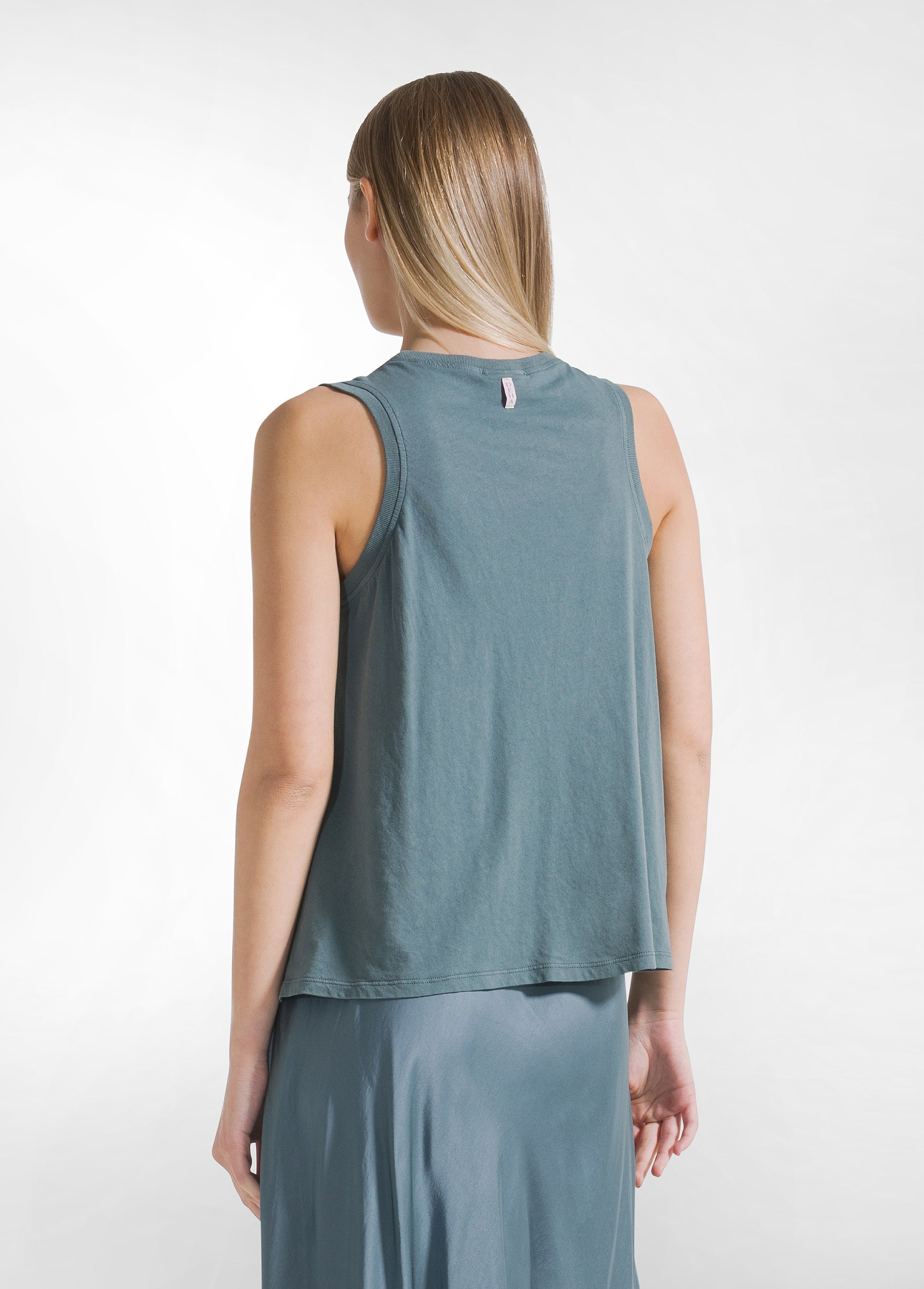 deha-top-in-satin-con-dettaglio-arricciato-verde-d42460-top-elegante-viscosa image 2