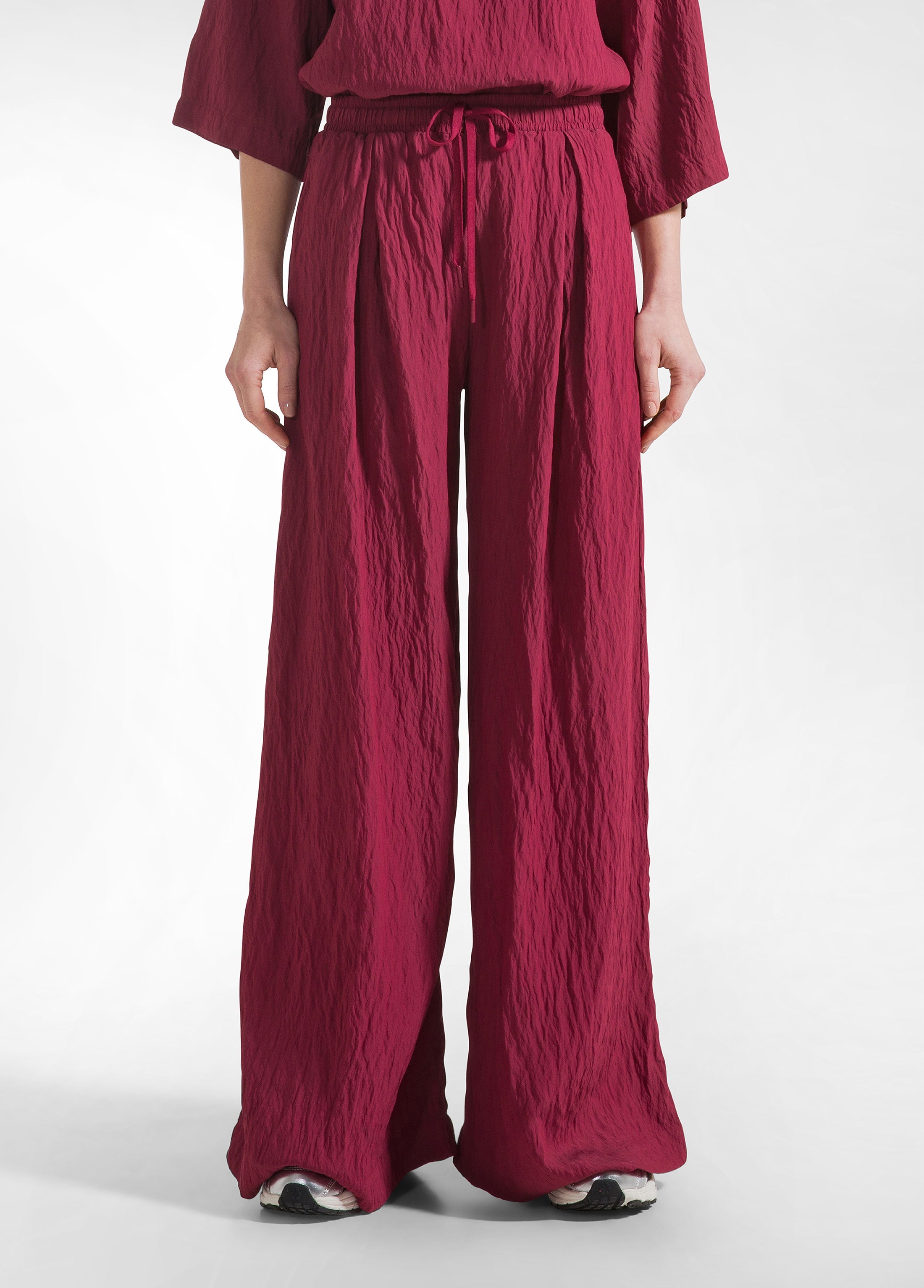 deha-pantaloni-larghi-in-viscosa-crinkle-effetto-stropicciato-rosso image 2