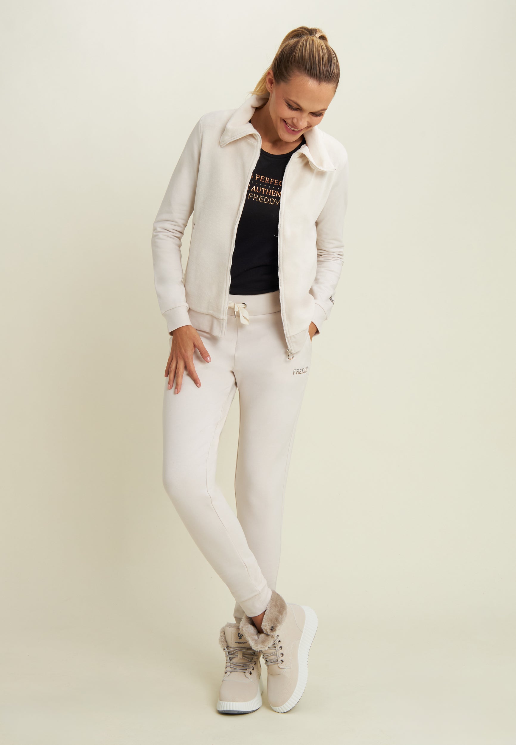 freddy-felpa-donna-collo-alto-in-velluto-con-zip-e-strass image 6