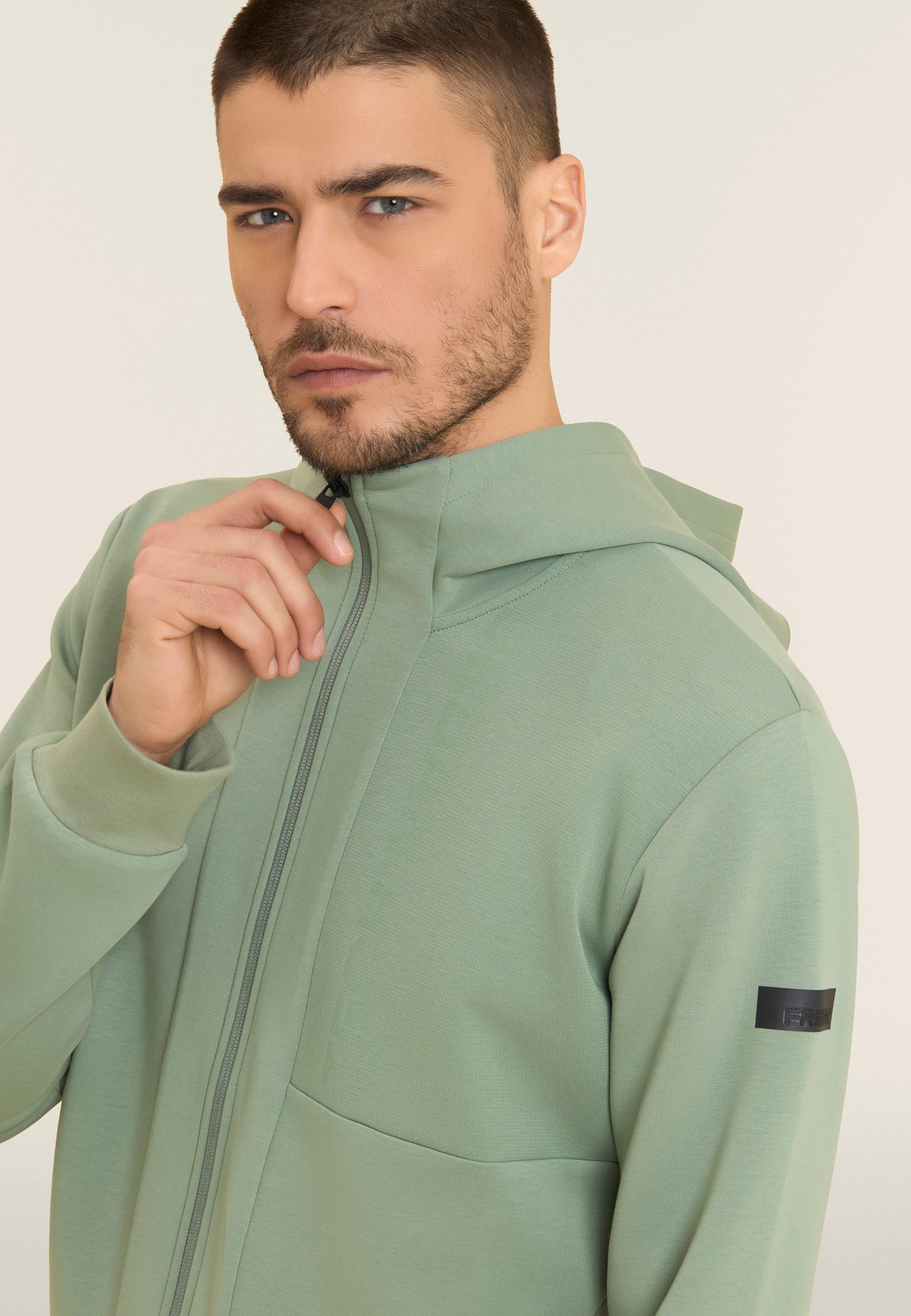 freddy-felpa-donna-oversize-full-zip-con-cappuccio-e-tasche-zip-urban-tech image 4