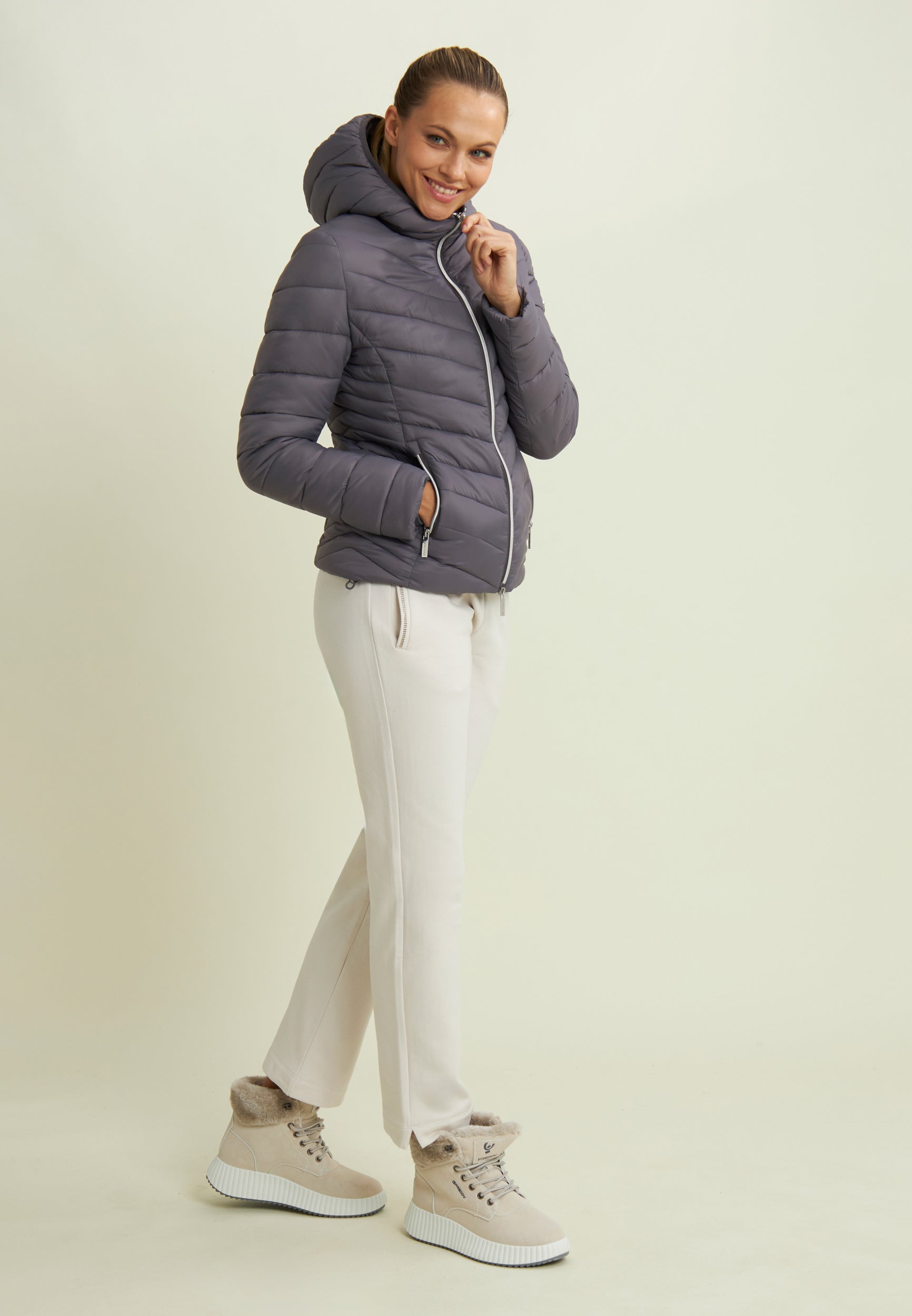 freddy-pantaloni-sportivi-donna-gamba-dritta-con-dettagli-luminosi image 2