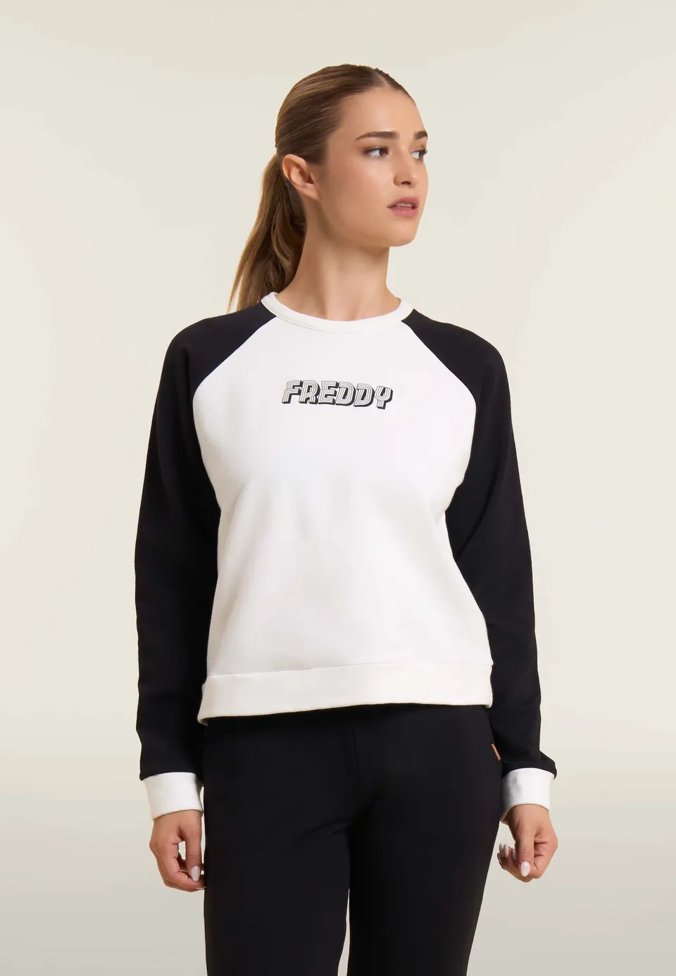 freddy-felpa-cropped-bicolore-maniche-raglan image 1