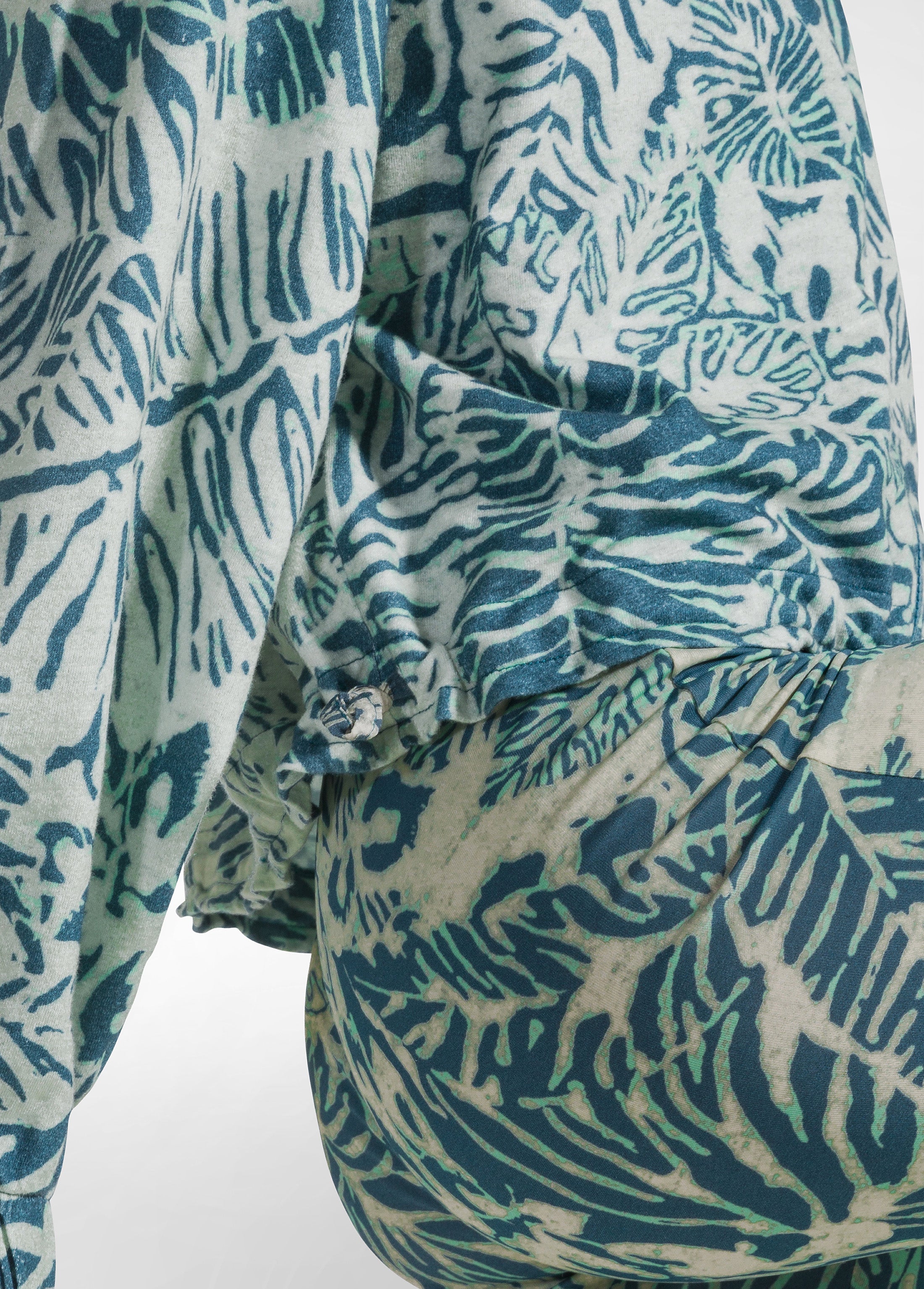 deha-felpa-fiammata-stampa-foglie-con-zip-blu image 3