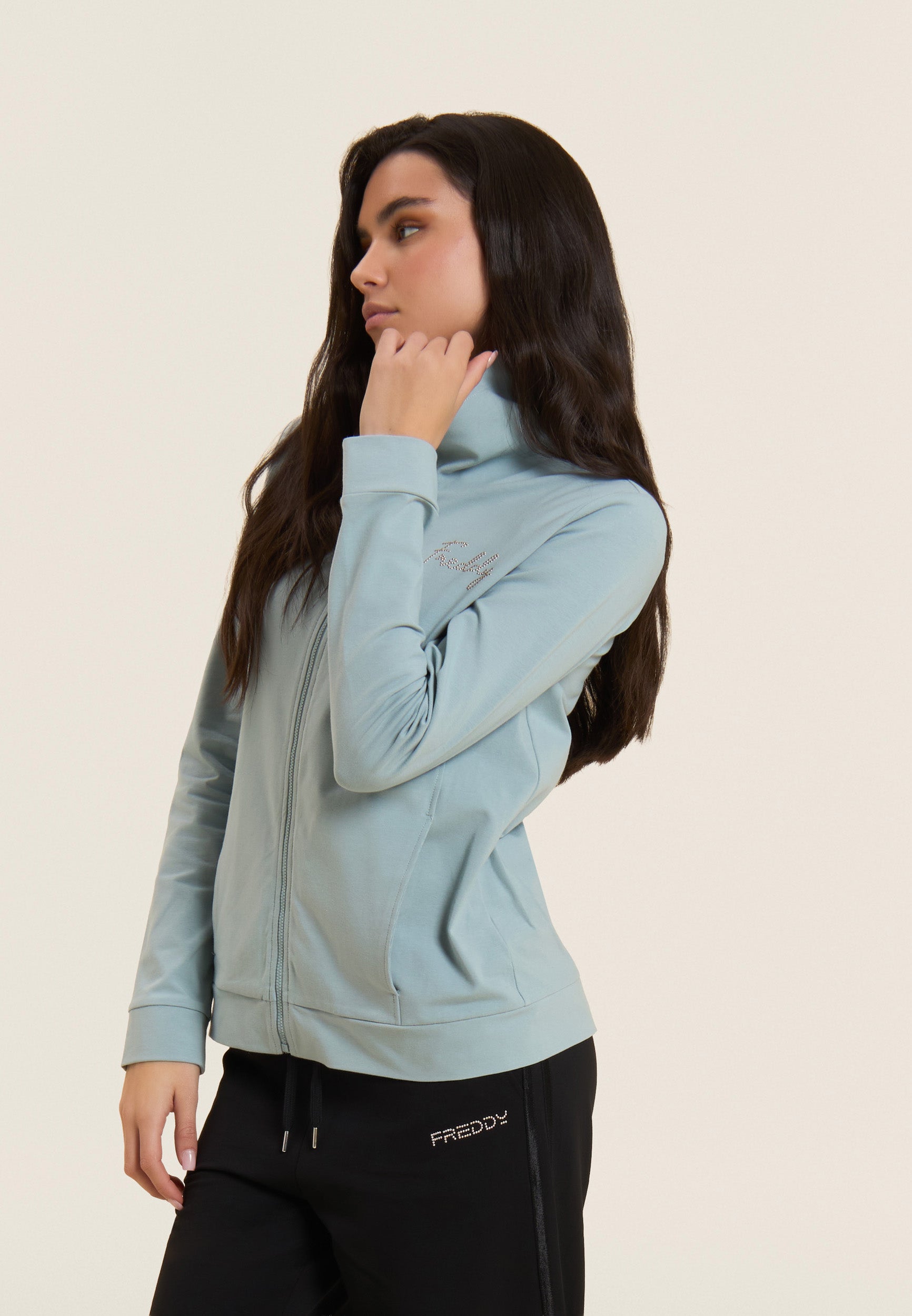 freddy-felpa-zip-donna-con-collo-alto-e-logo-con-borchie image 1