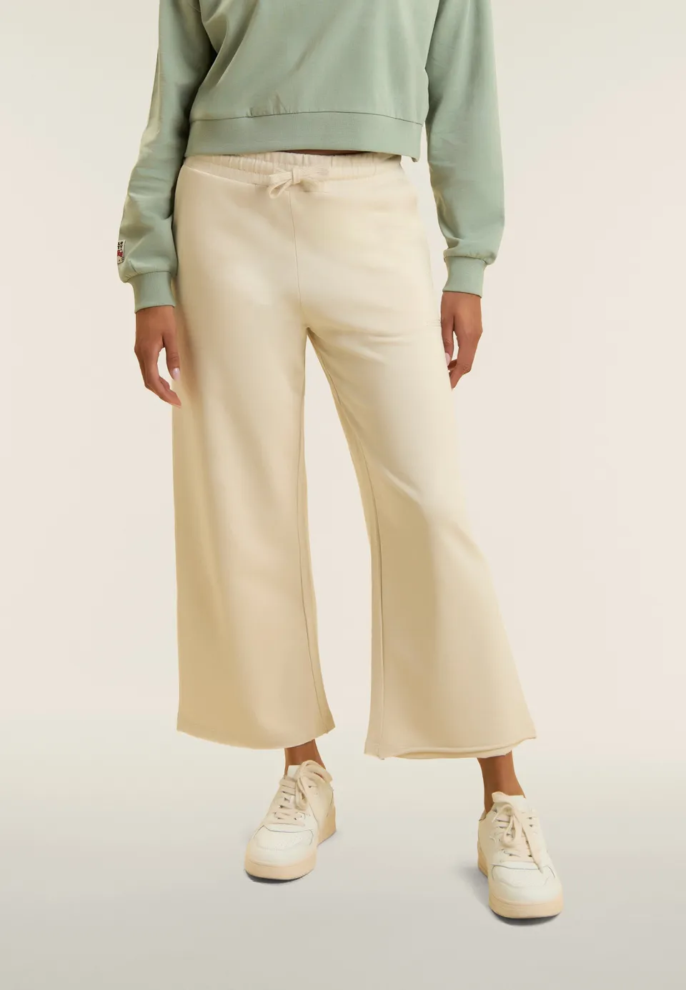freddy-pantaloni-cropped-wide-leg-hello-kitty-french-terry-cotone image 1