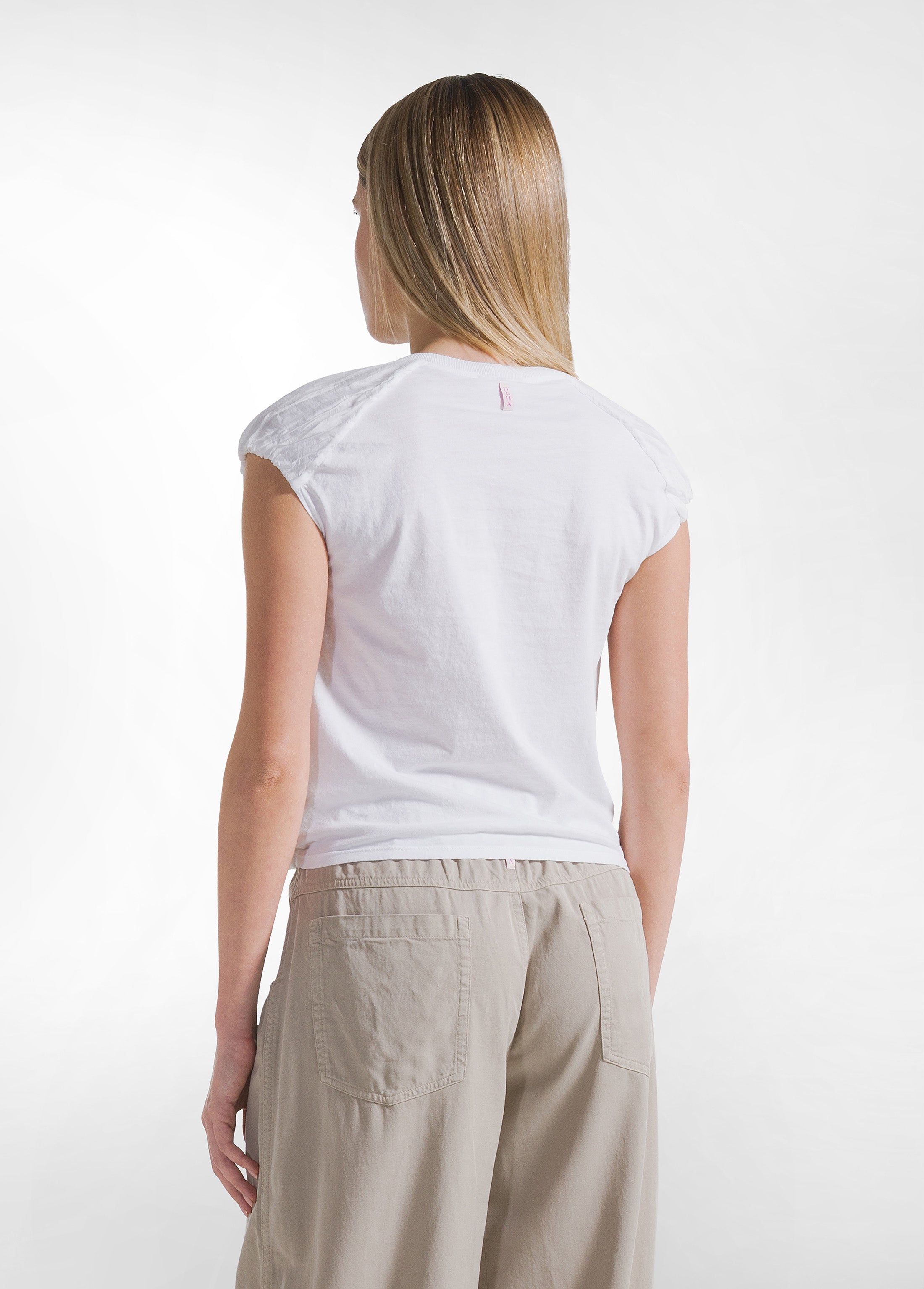 deha-top-in-cotone-leggero-con-strati-in-seta-bianco-top-elegante-estivo image 2