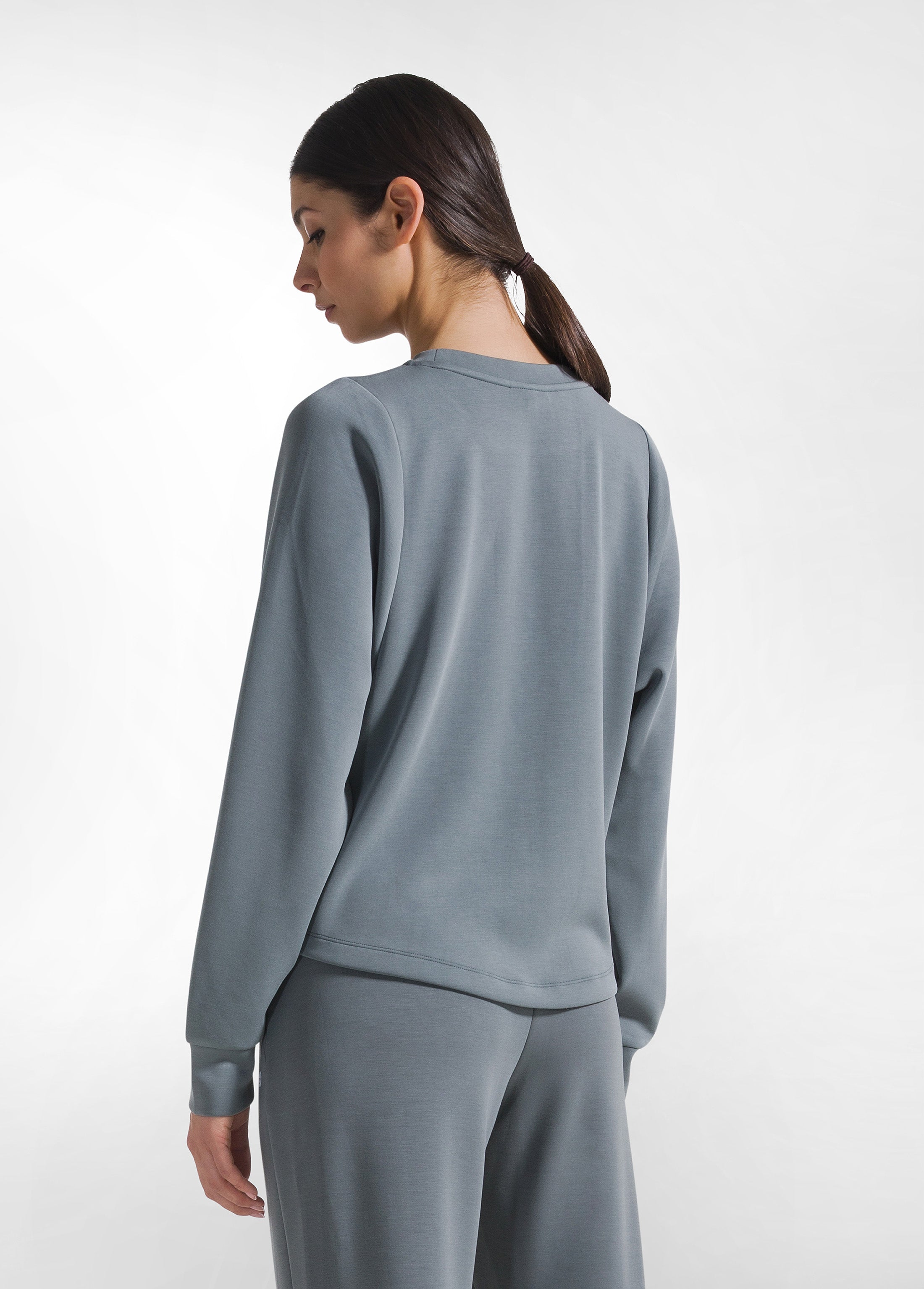 deha-sweatshirt-d42300-modal-soft-touch-verde-girocollo image 2
