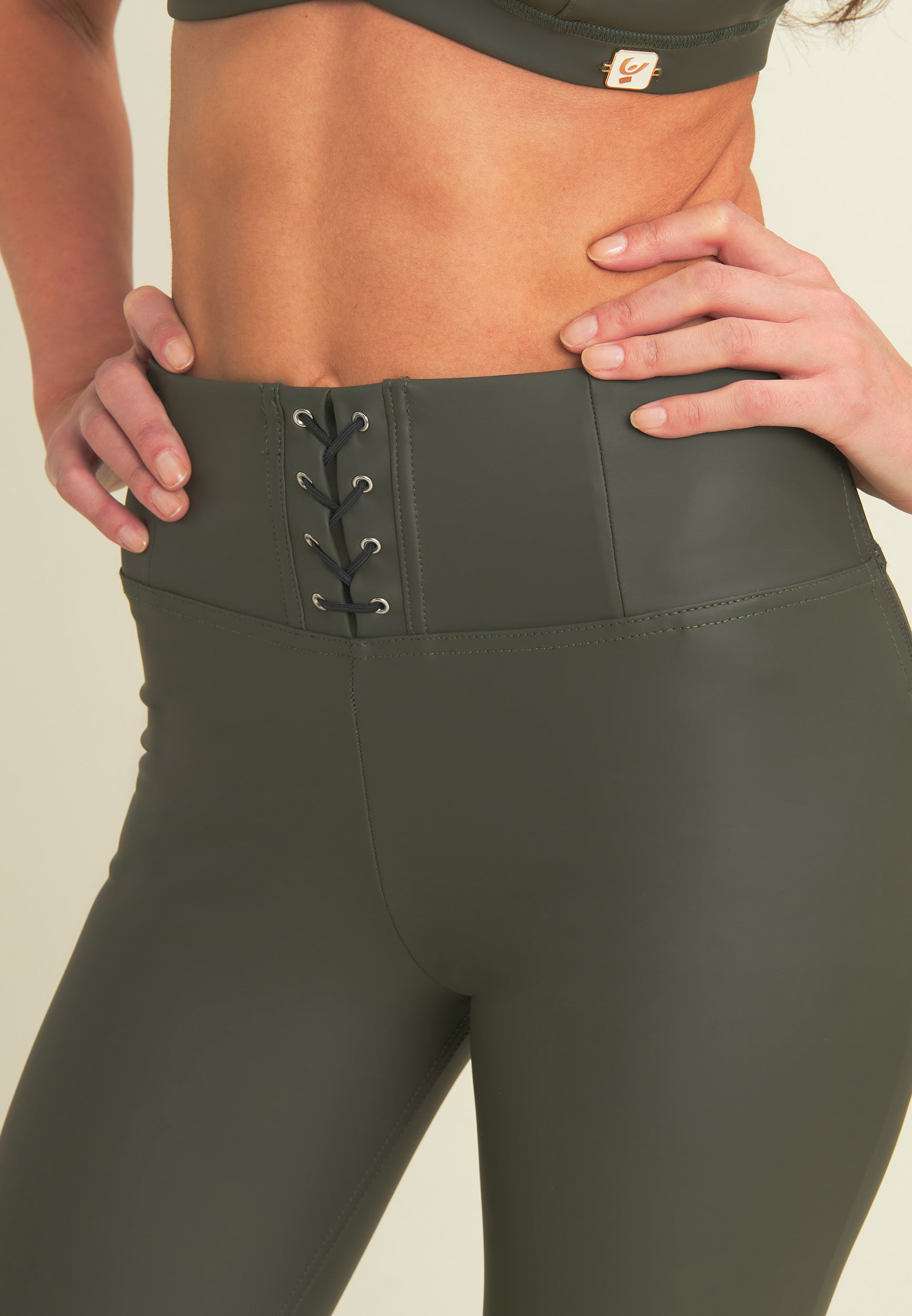 freddy-wr-up-pantaloni-push-up-superskinny-7-8-similpelle-con-lacci image 4