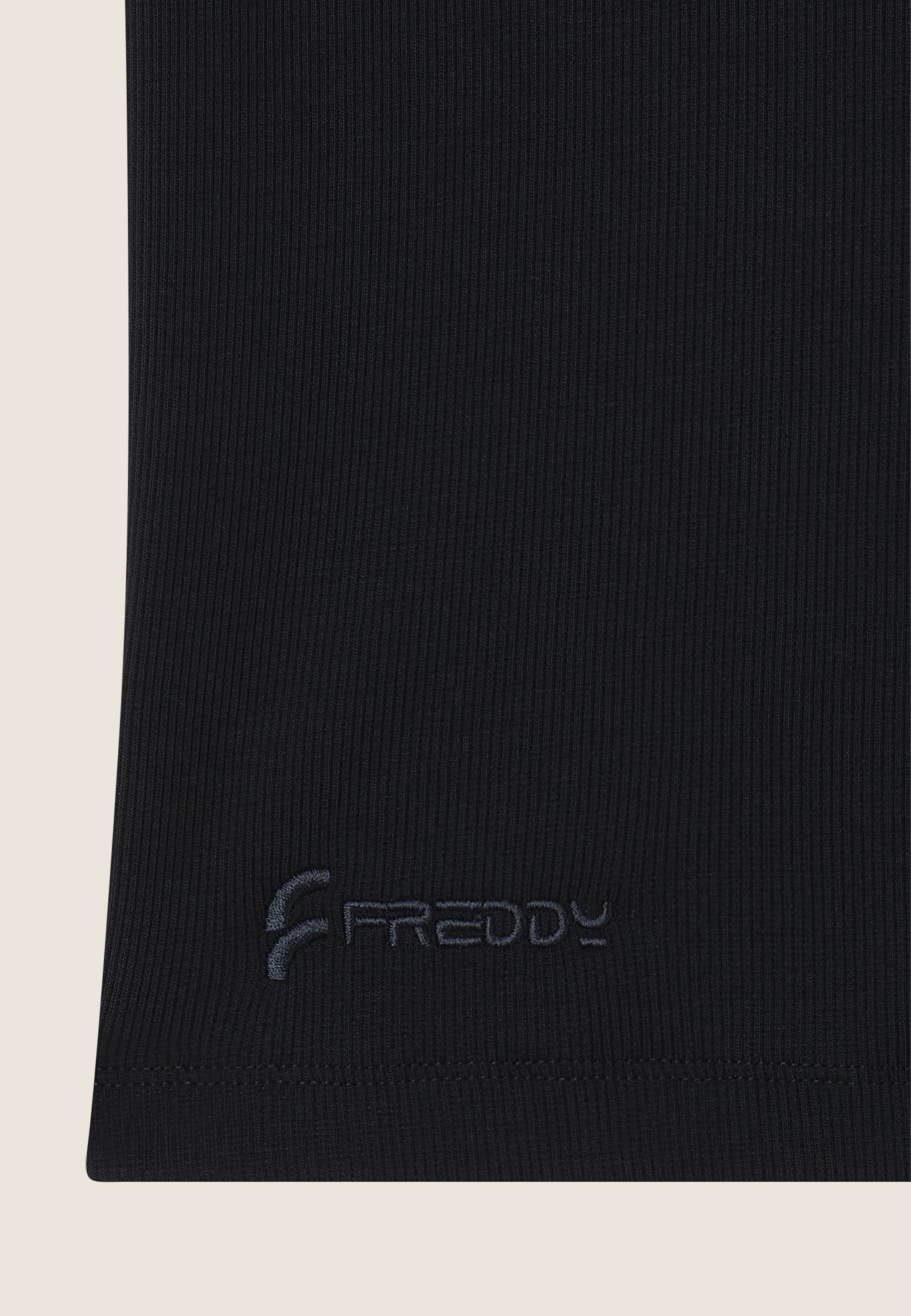freddy-t-shirt-slim-fit-cropped-a-costine-con-apertura-sulla-schiena image 7