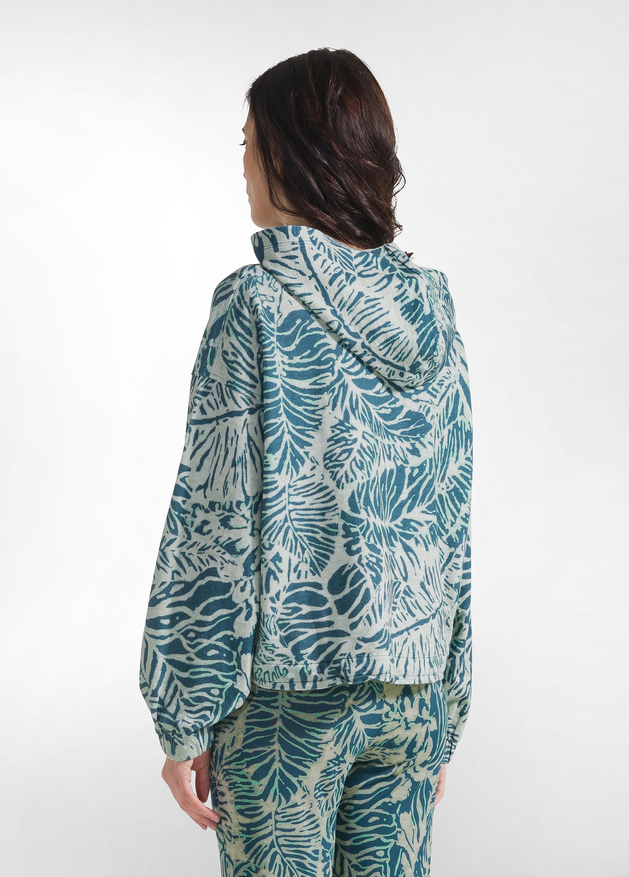 deha-felpa-fiammata-stampa-foglie-con-zip-blu image 2