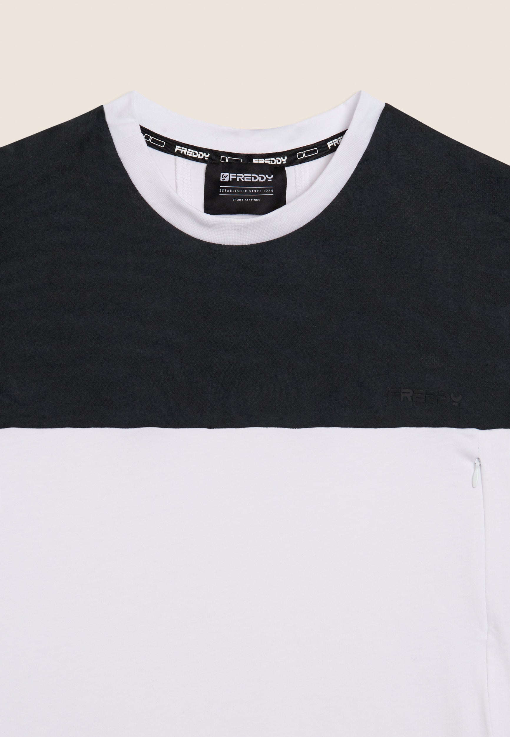 freddy-t-shirt-cotone-regular-con-stampa-fantasia-e-taschino-zip image 3