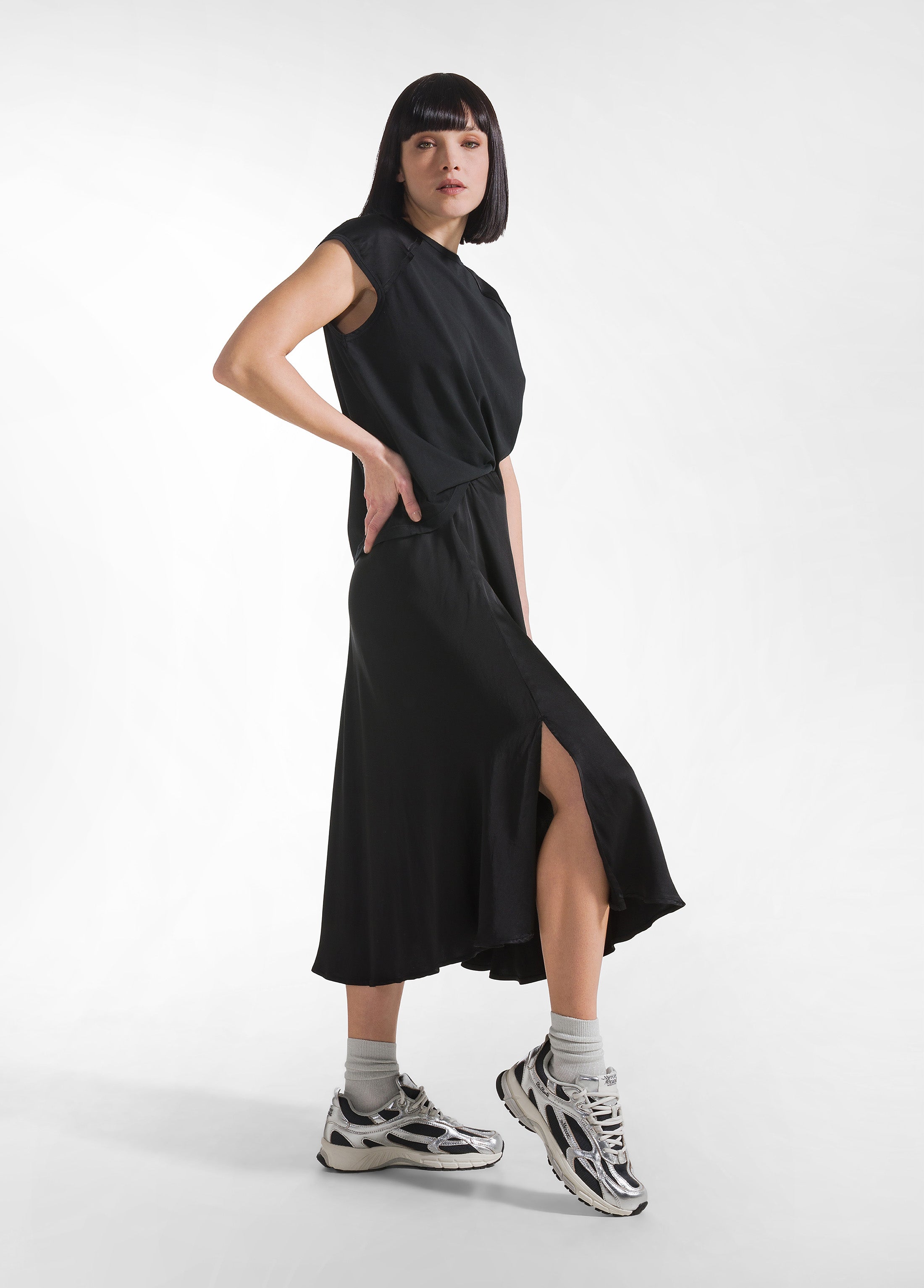 deha-gonna-in-satin-nero-fluida image 1