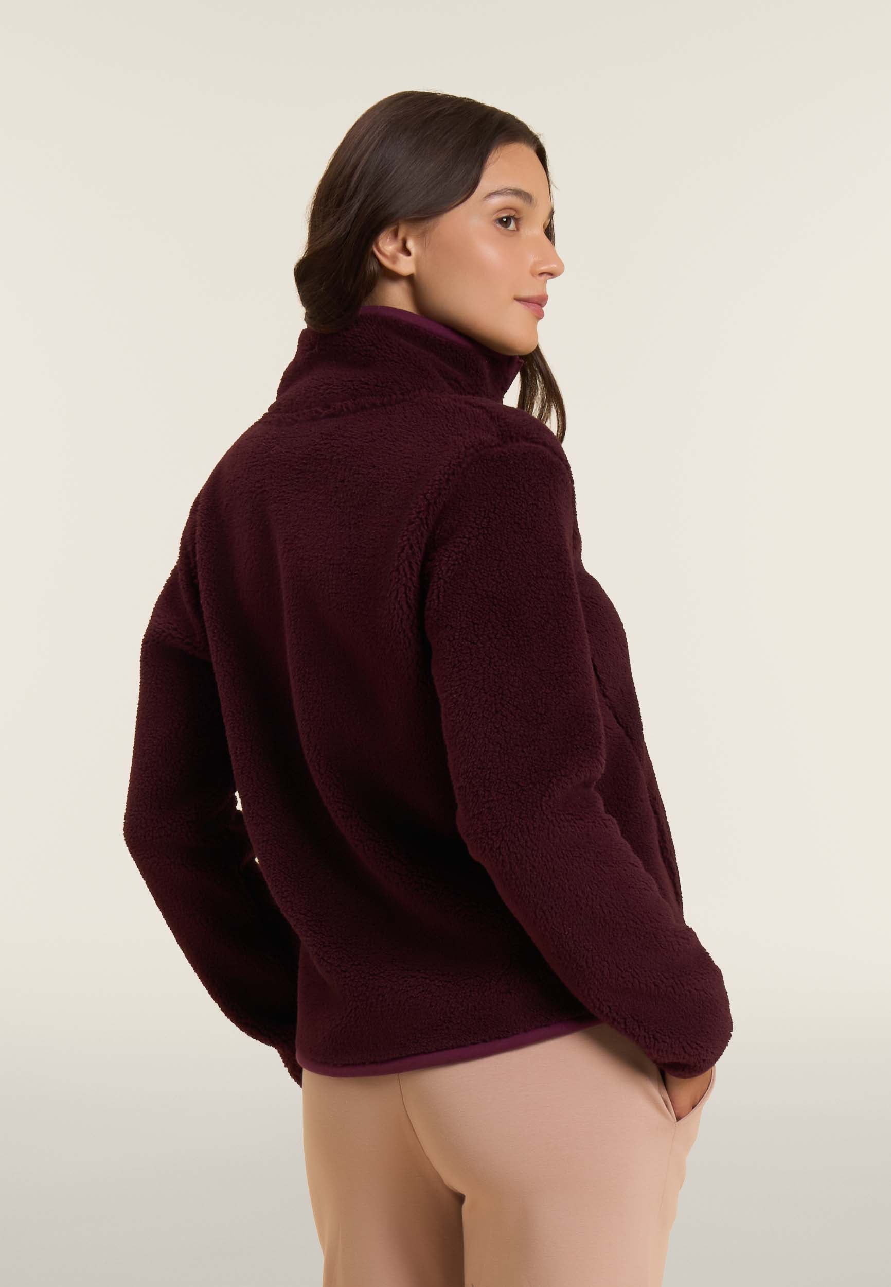 freddy-wr-up-giacca-donna-in-pile-sherpa-con-collo-alto-e-zip image 3
