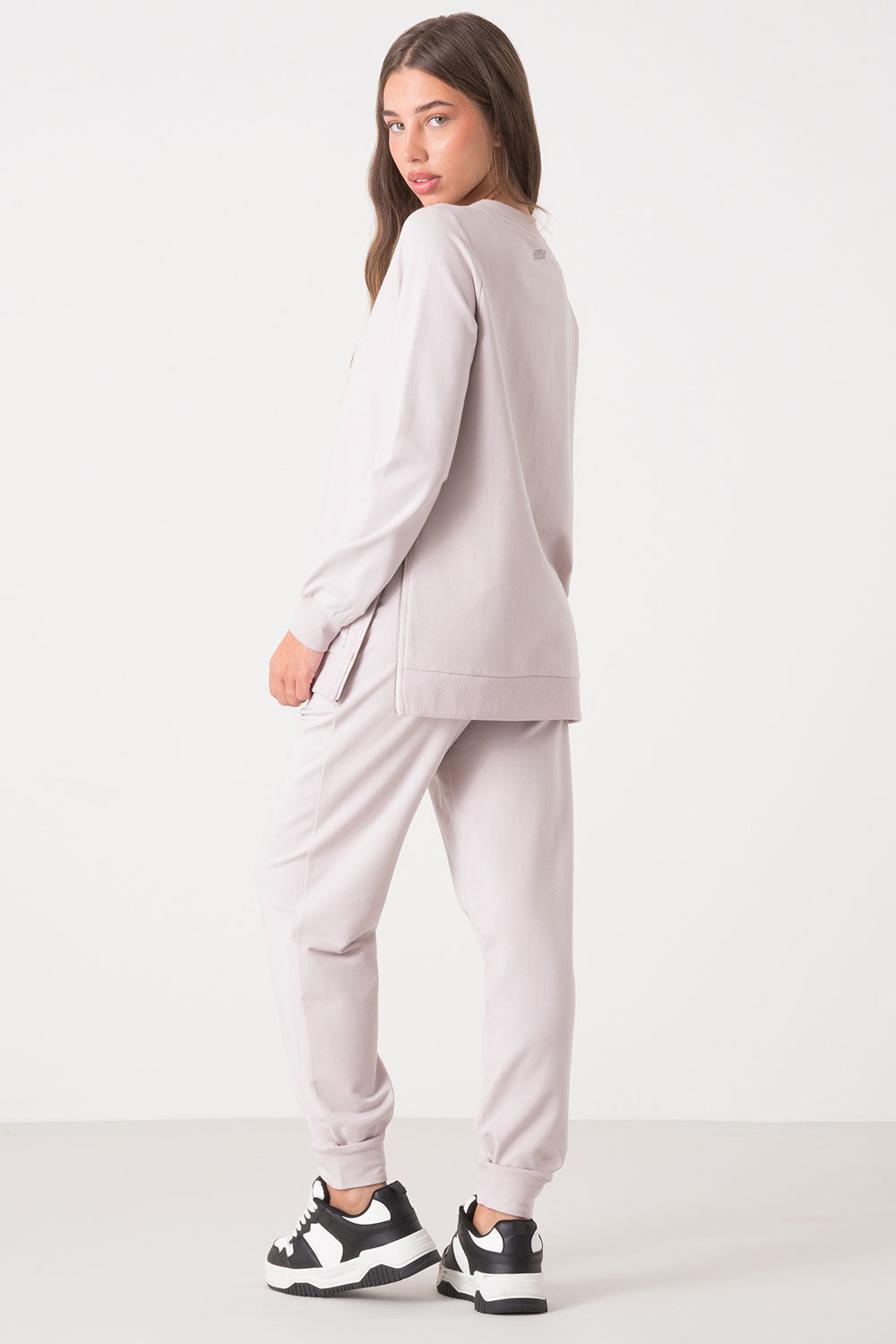 dimensione-danza-maxi-maglia-scollo-a-v-con-spacco-laterale-donna image 3