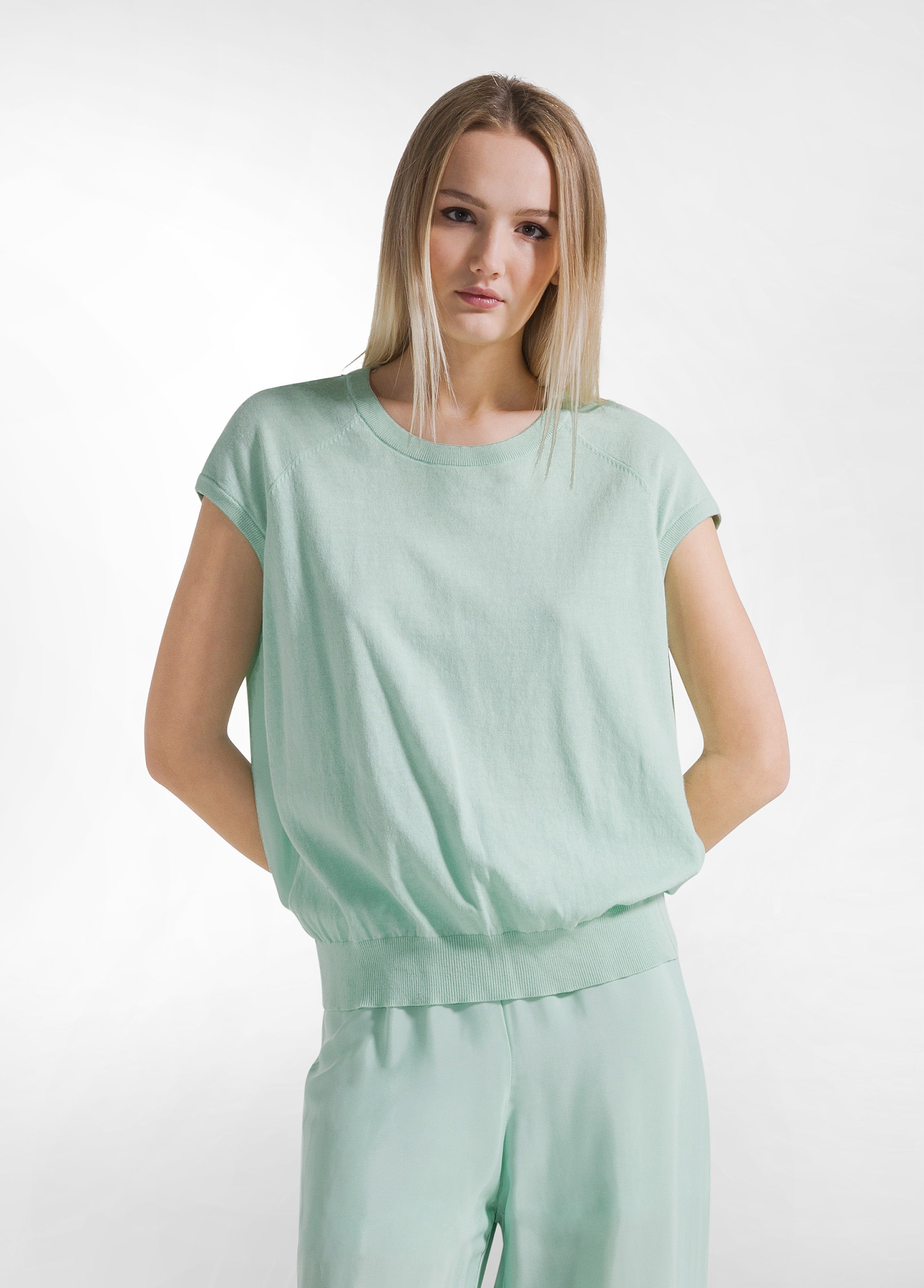 deha-completo-top-pantaloni-palazzo-in-misto-seta-cotone-verde image 4