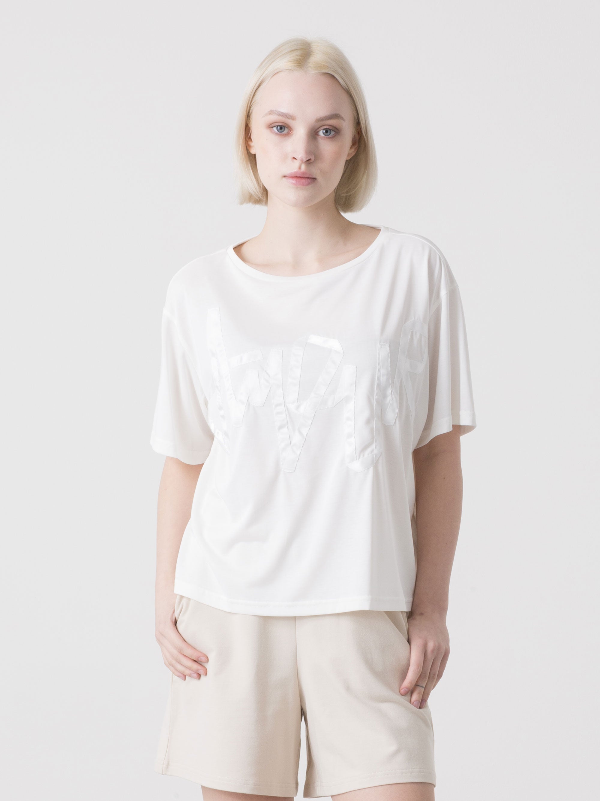 dimensione-danza-t-shirt-donna-in-viscosa-scollo-a-barca-con-logo-raso-frontale image 6