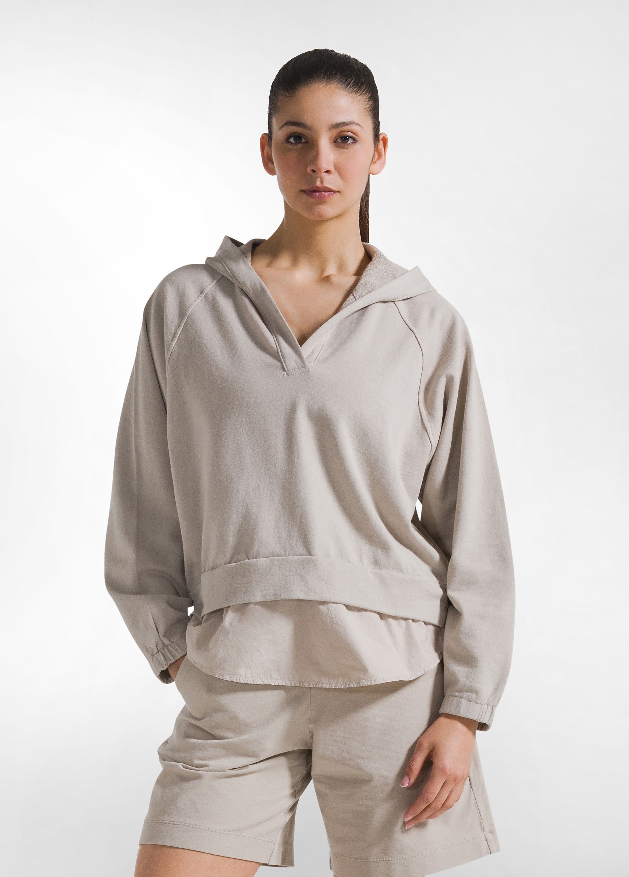 deha-felpa-con-cappuccio-e-dettagli-effetto-parachute-beige image 1