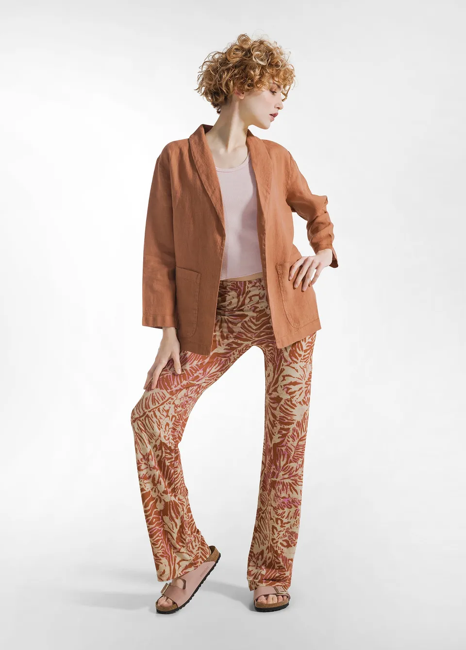 deha-pantalone-fluido-in-viscosa-stampata-marrone-pantaloni-vita-alta image 1