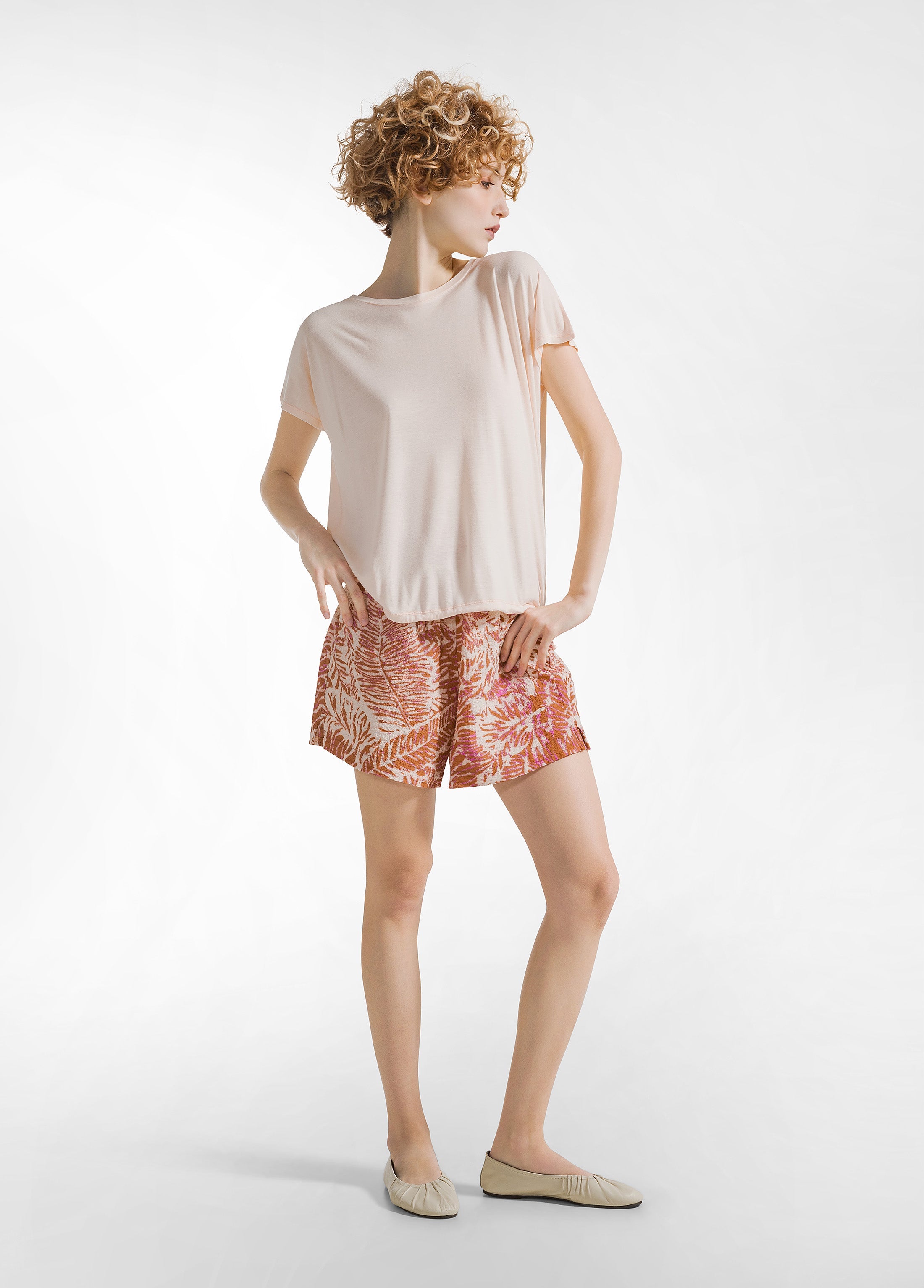 deha-pantaloncini-in-cotone-increpato-stampati-marrone image 1