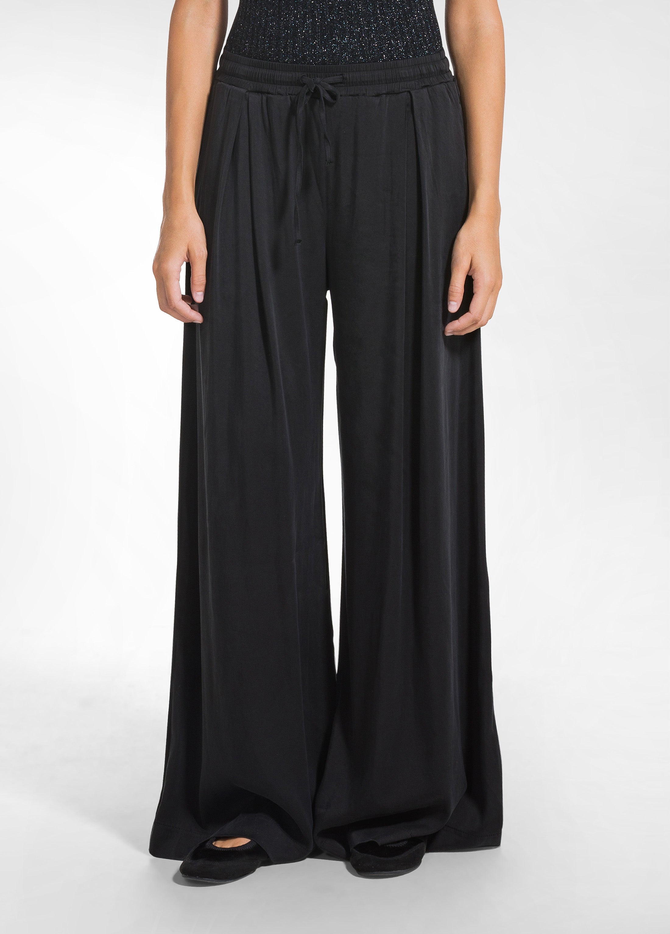 deha-d52438-pantalone-wide-leg-in-raso-stretch-nero image 2