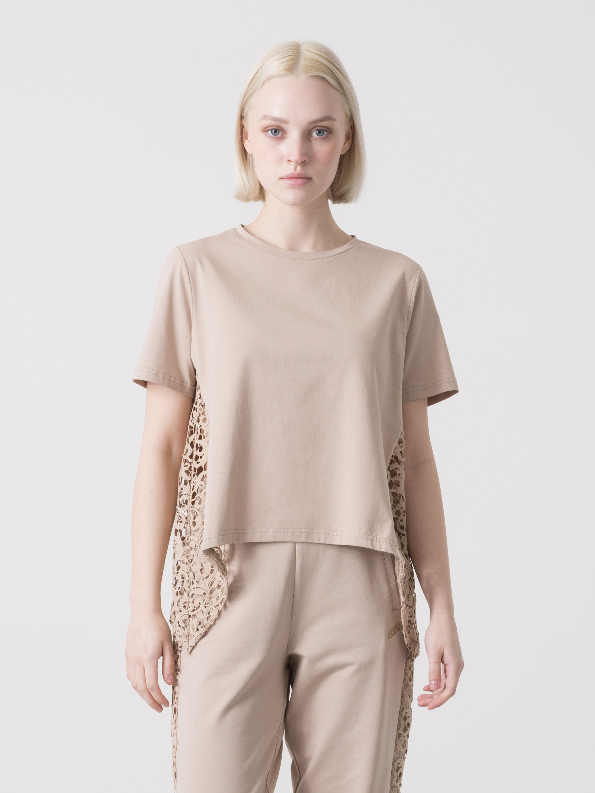 dimensione-danza-t-shirt-donna-in-jersey-stretch-con-inserti-in-pizzo-e-taglio-a image 1