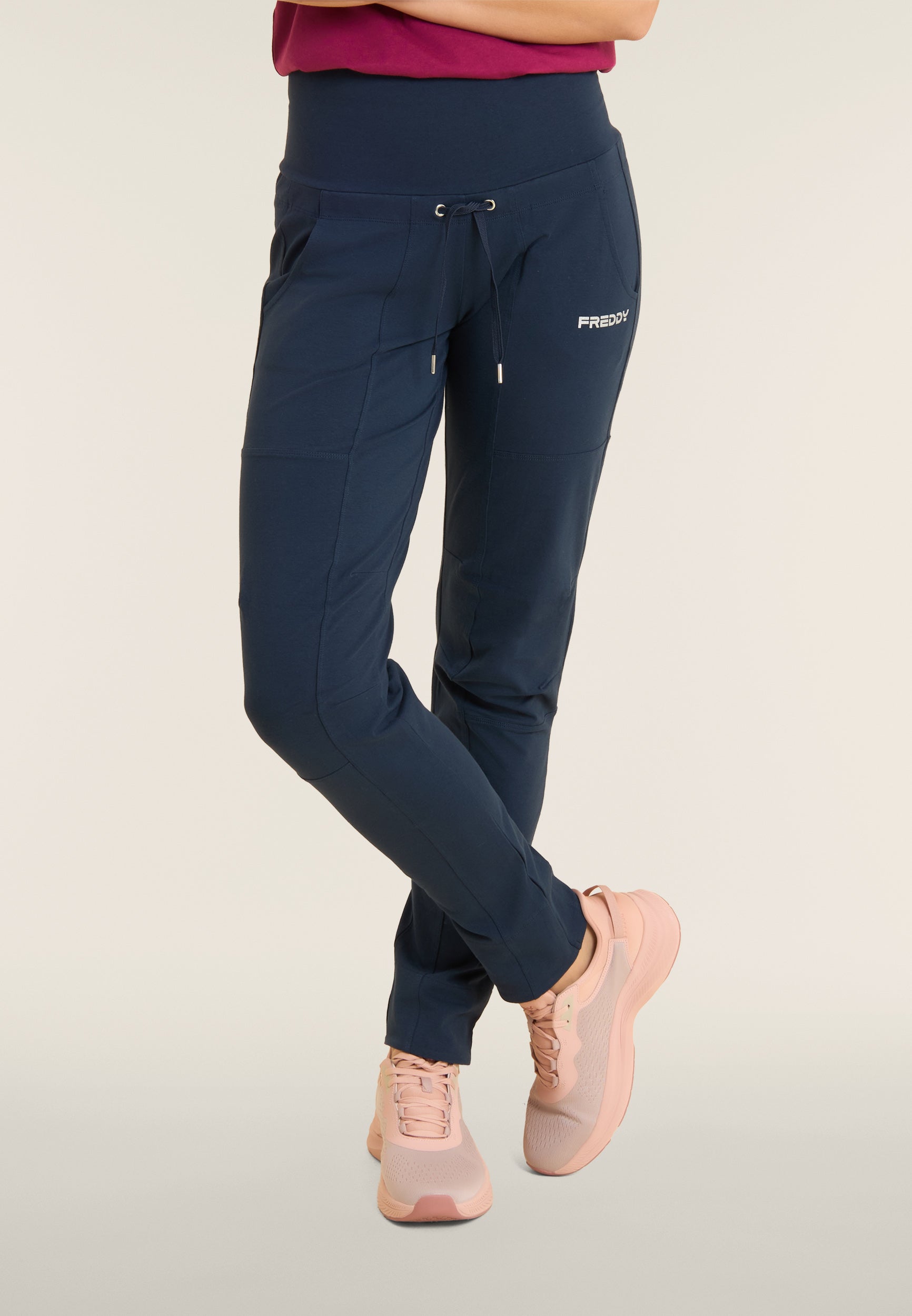 freddy-completo-t-shirt-e-pantalone-the-art-of-movement image 4