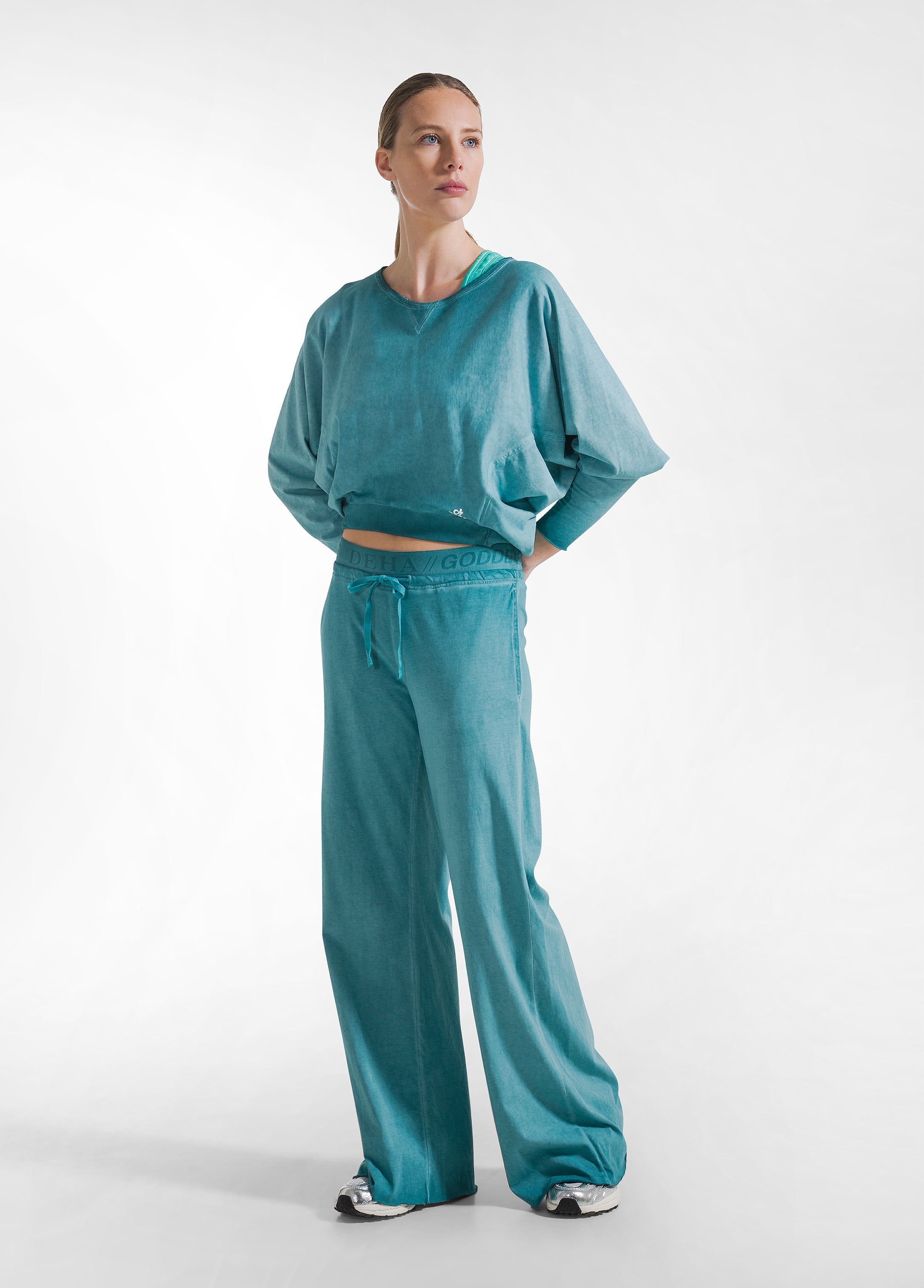 deha-felpa-cropped-effetto-sfumato-d42100-verde-donna image 4