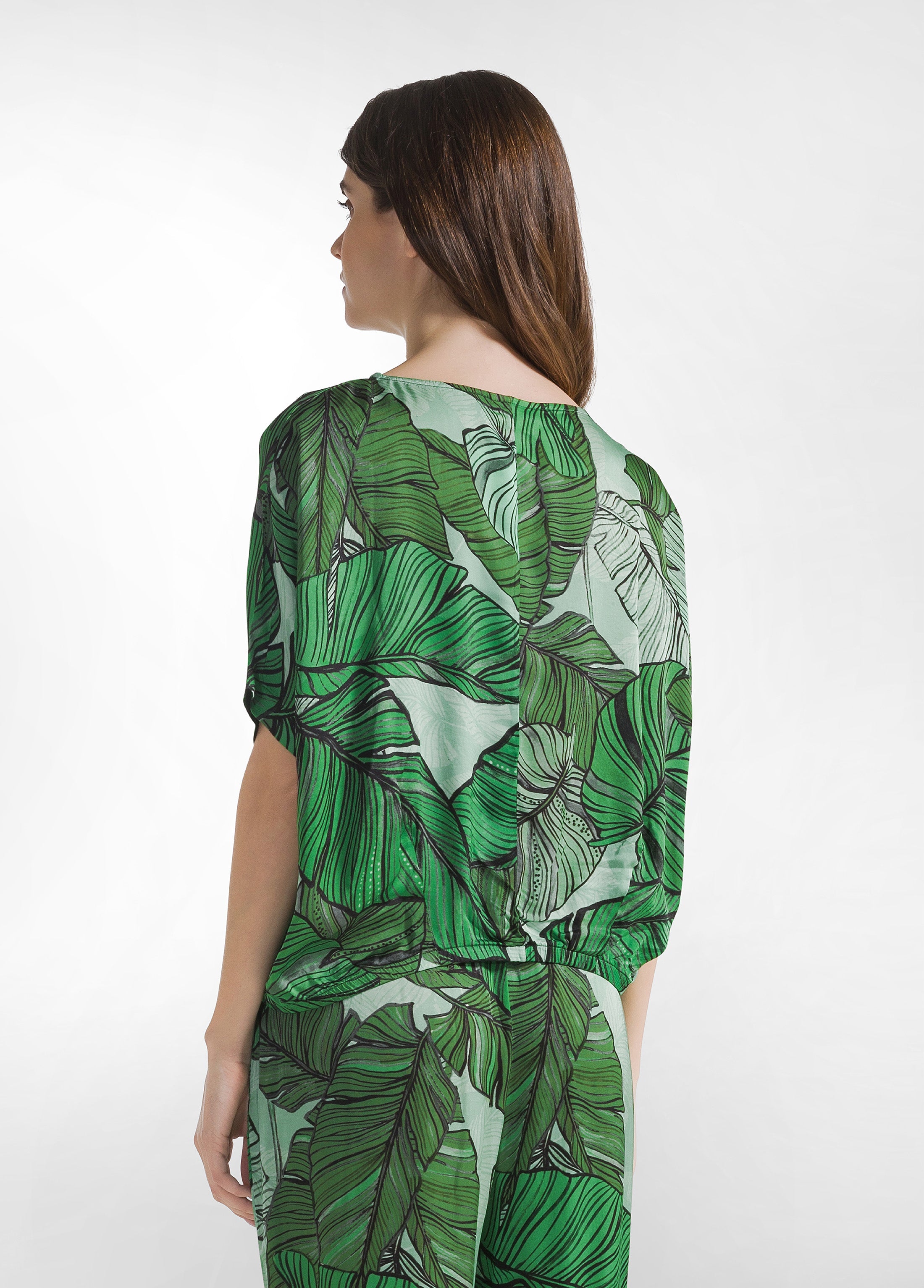 deha-blusa-in-raso-stampato-verde-manica-corta image 2