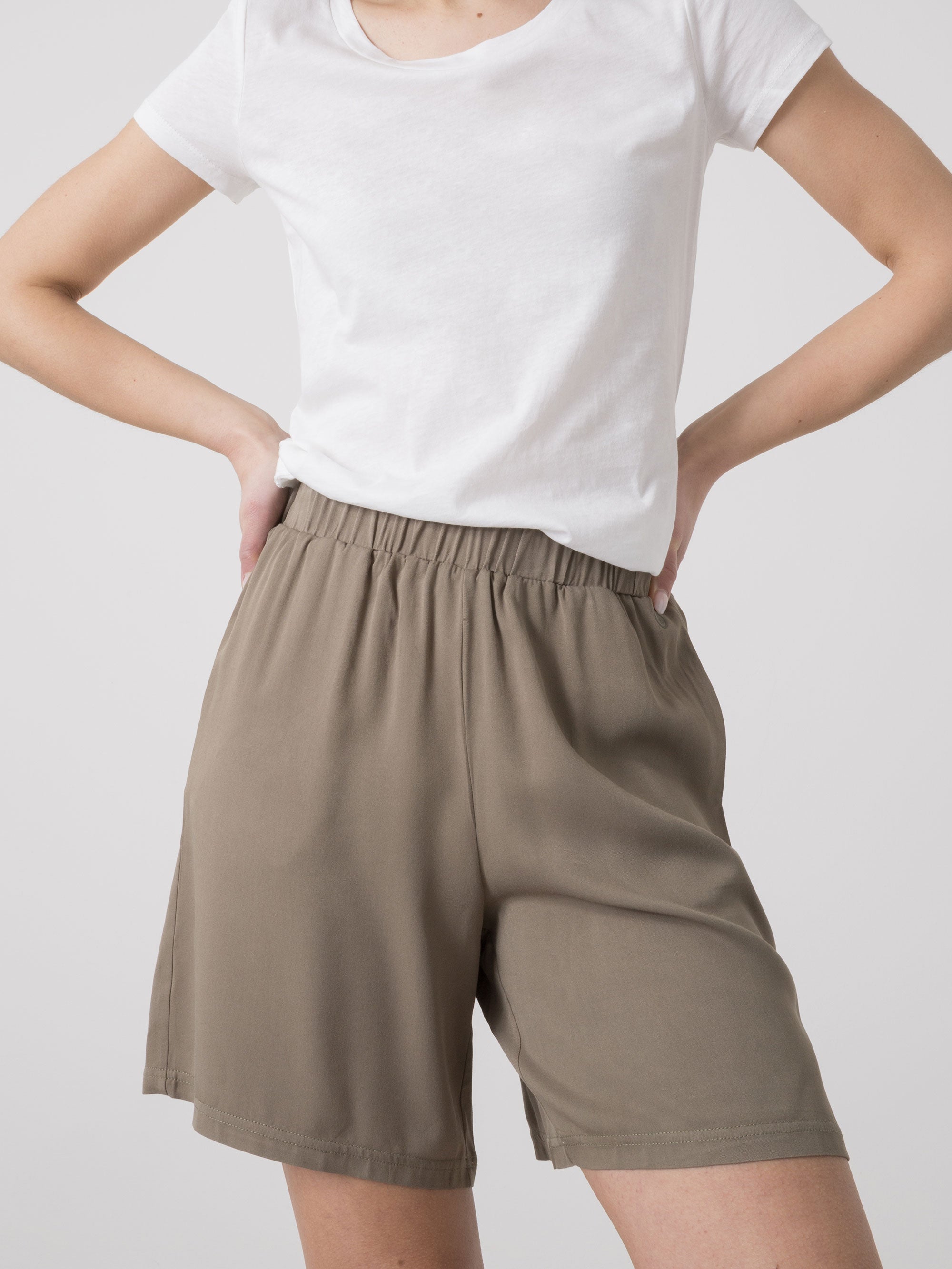 dimensione-danza-short-donna-in-viscosa-leggera-con-vita-elasticizzata-e-tasche image 5