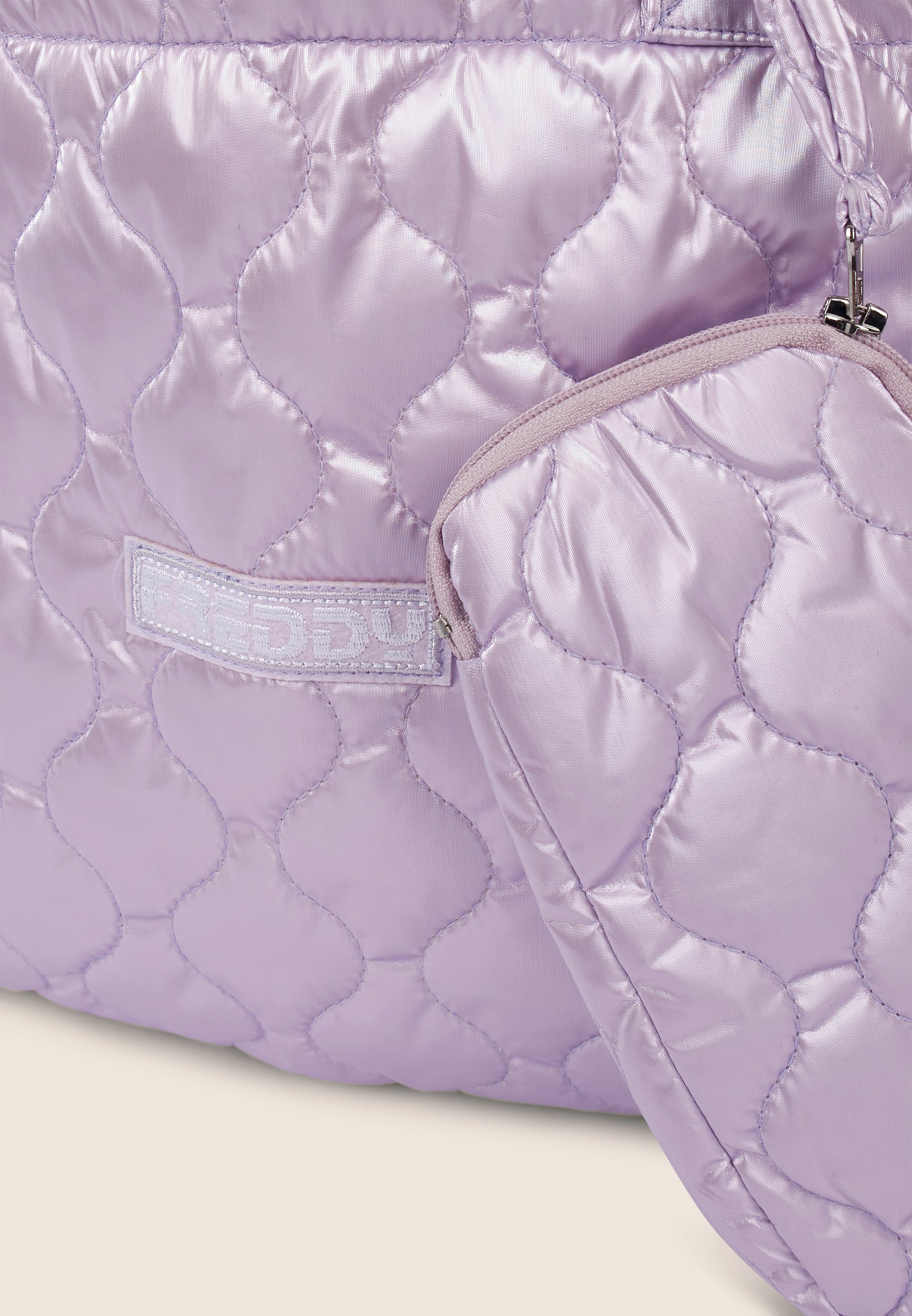 freddy-borsa-imbottita-con-trousse-e-logo-ricamato image 2