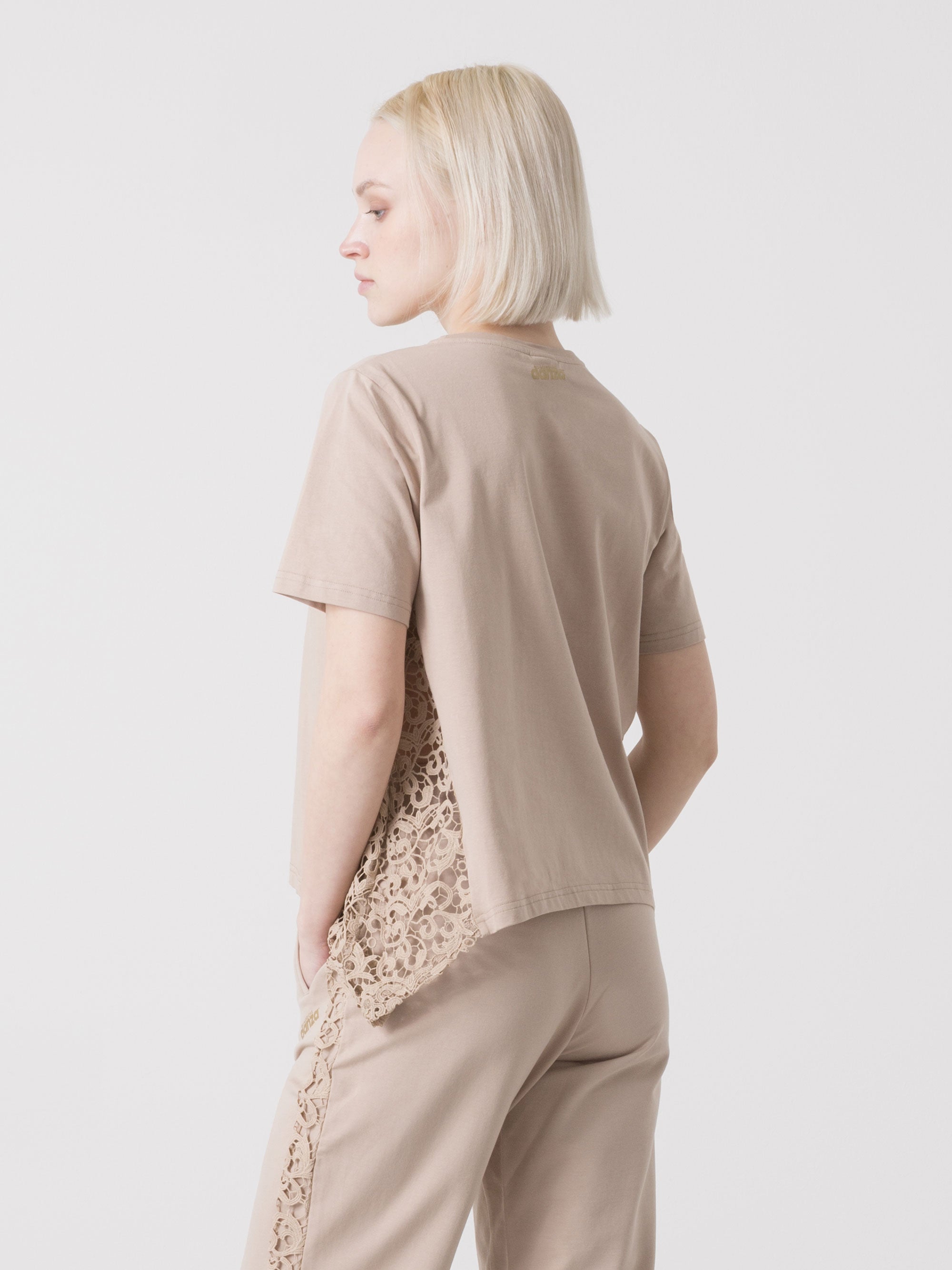 dimensione-danza-t-shirt-donna-in-jersey-stretch-con-inserti-in-pizzo-e-taglio-a image 3