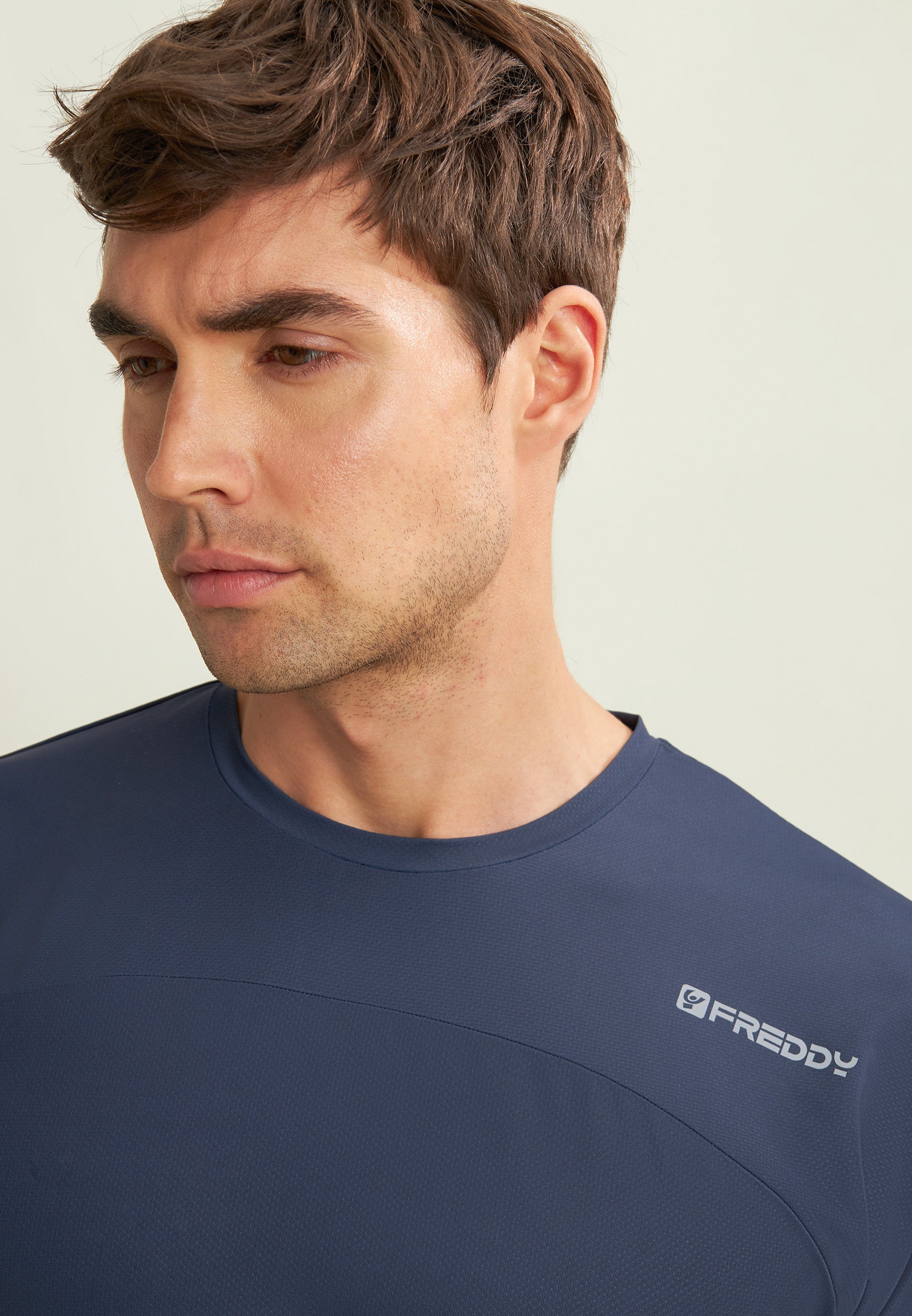 freddy-t-shirt-uomo-slim-logo-al-cuore-fit-ergonomico image 4
