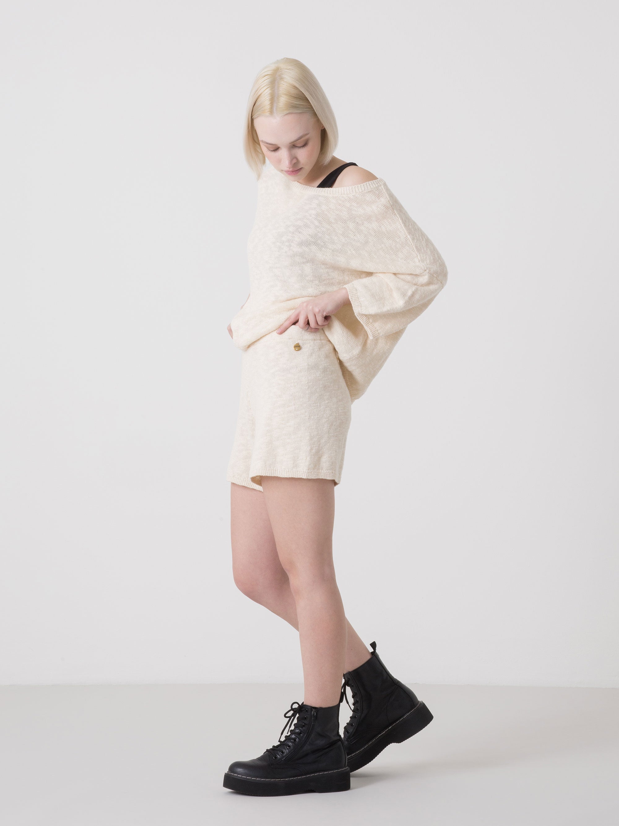 dimensione-danza-shorts-donna-in-maglia-dal-taglio-essenziale image 2