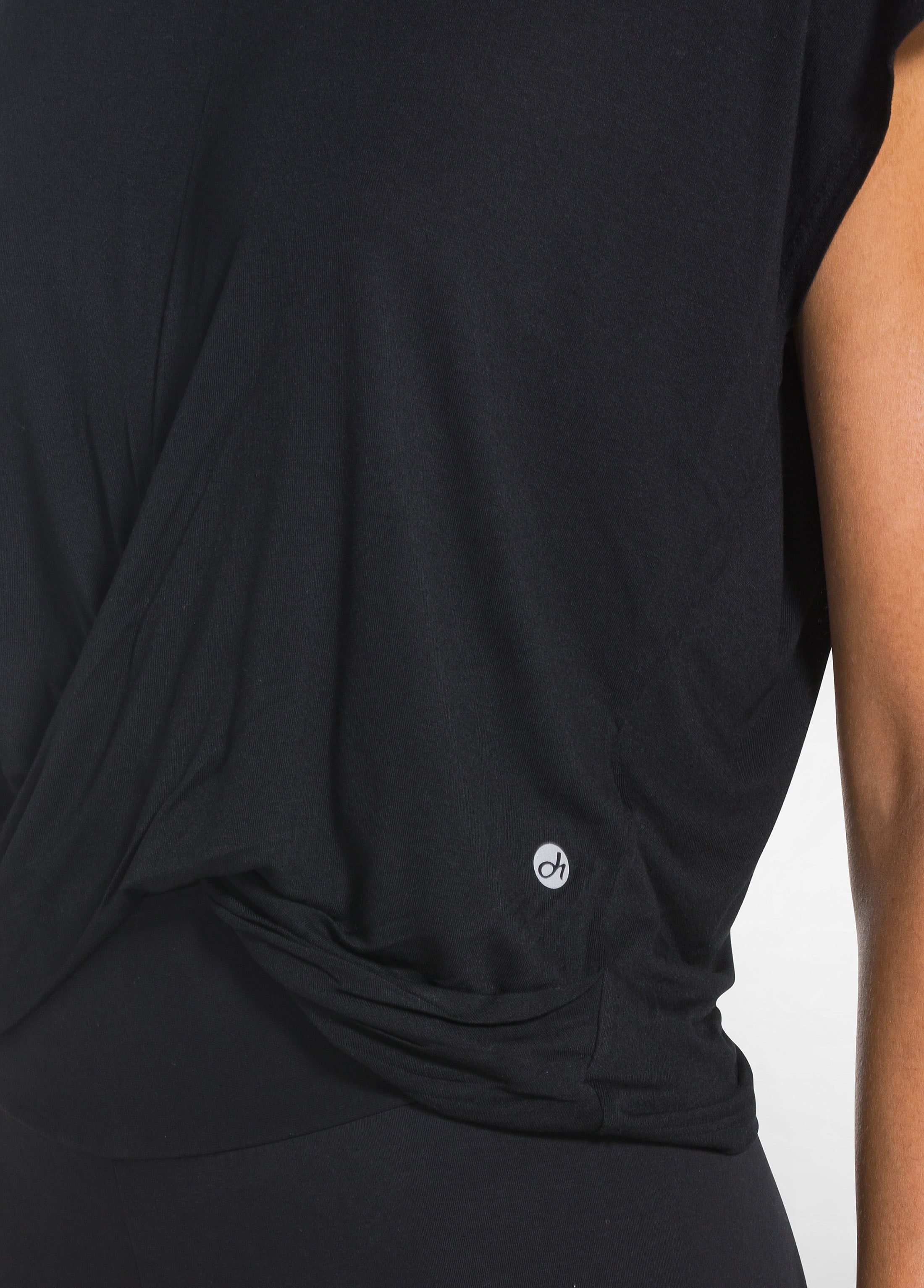 deha-d52041-t-shirt-yoga-con-nodo-frontale-nero image 3