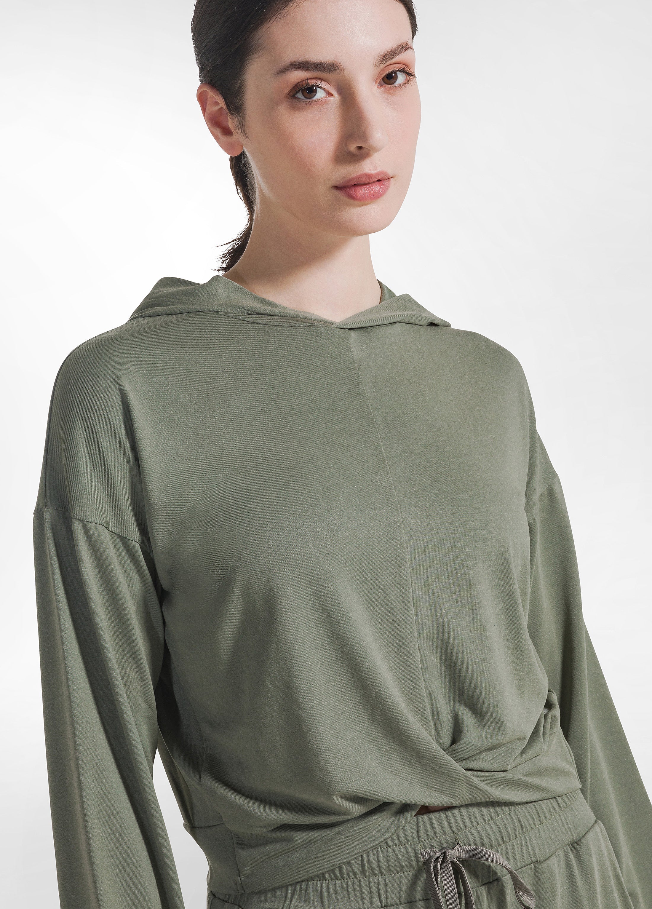 deha-d22032-felpa-con-nodo-in-jersey-modal-verde-cropped image 3