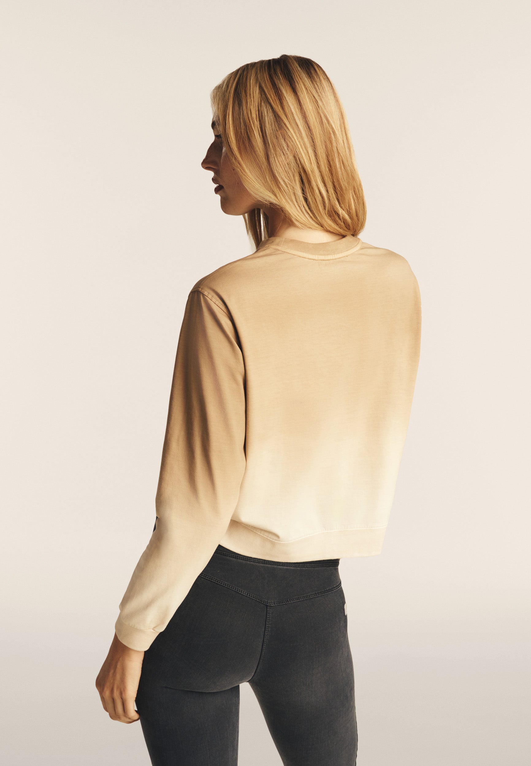 freddy-felpa-donna-corta-comfort-fit-in-jersey-d-grad image 3