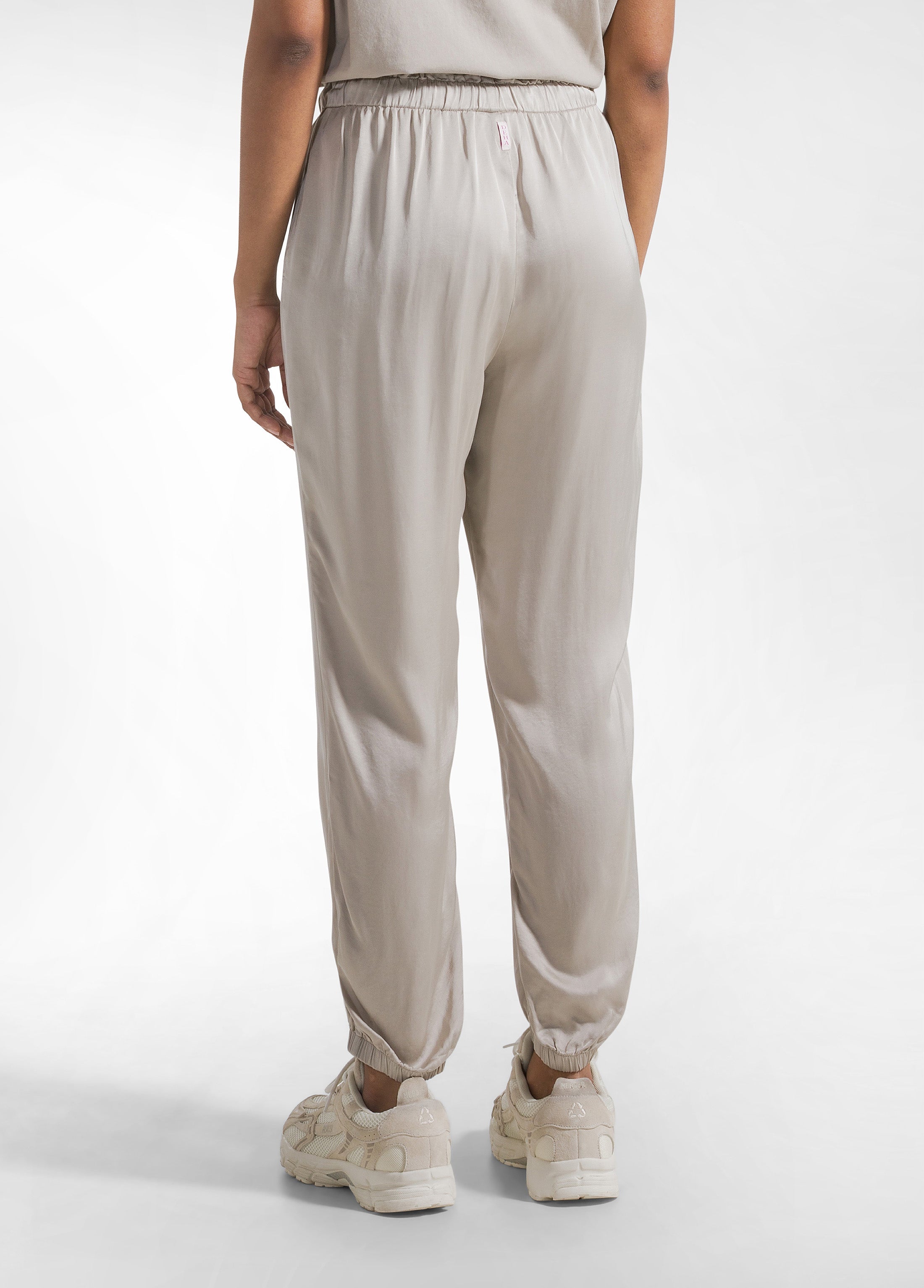 deha-pantaloni-jogger-in-satin-di-viscosa-beige image 3
