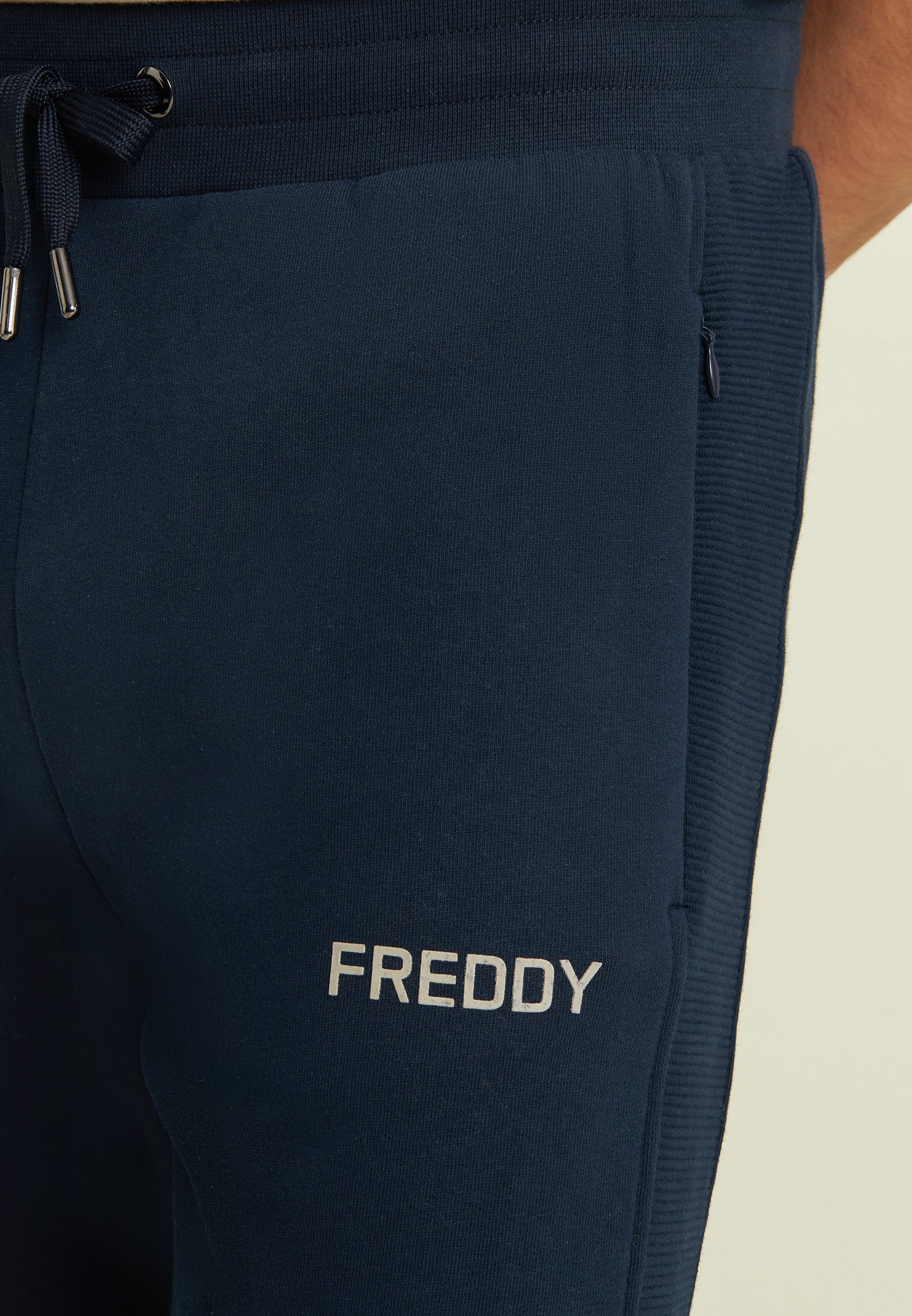 freddy-pantaloni-uomo-in-felpa-garzata-con-inserti-rigati image 4