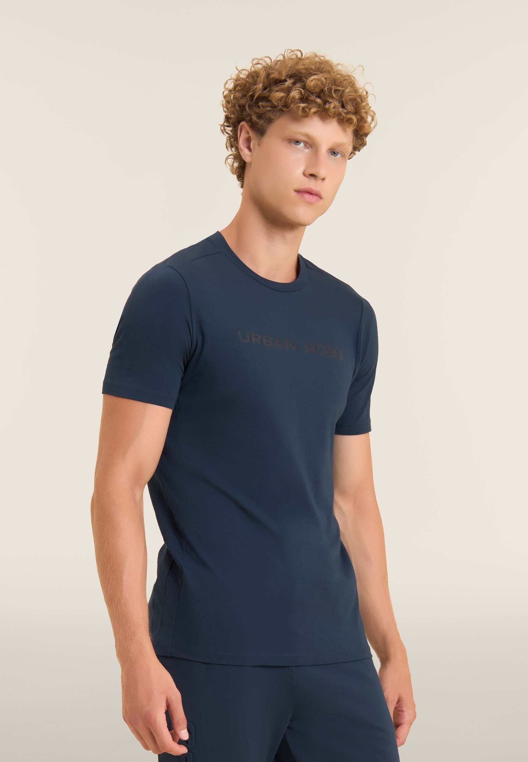 freddy-t-shirt-uomo-regular-spalle-raglan-doppia-stampa-lucida image 1