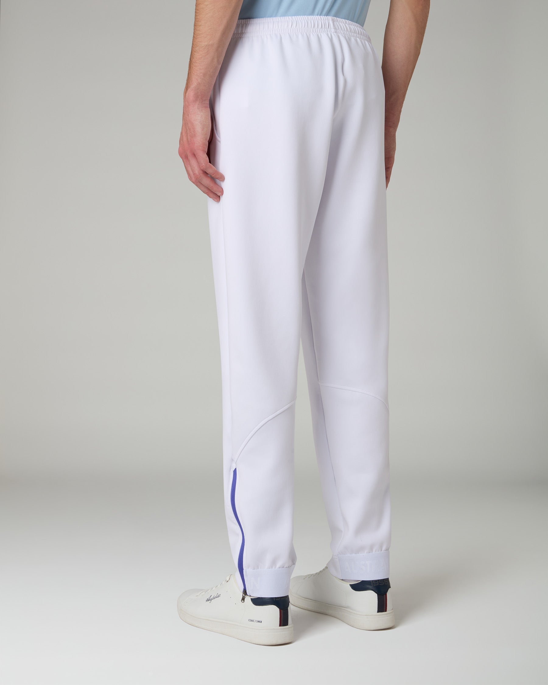 australian-classic-pro-track-pant-pantalone-tuta-bianco-tessuto-shot image 3